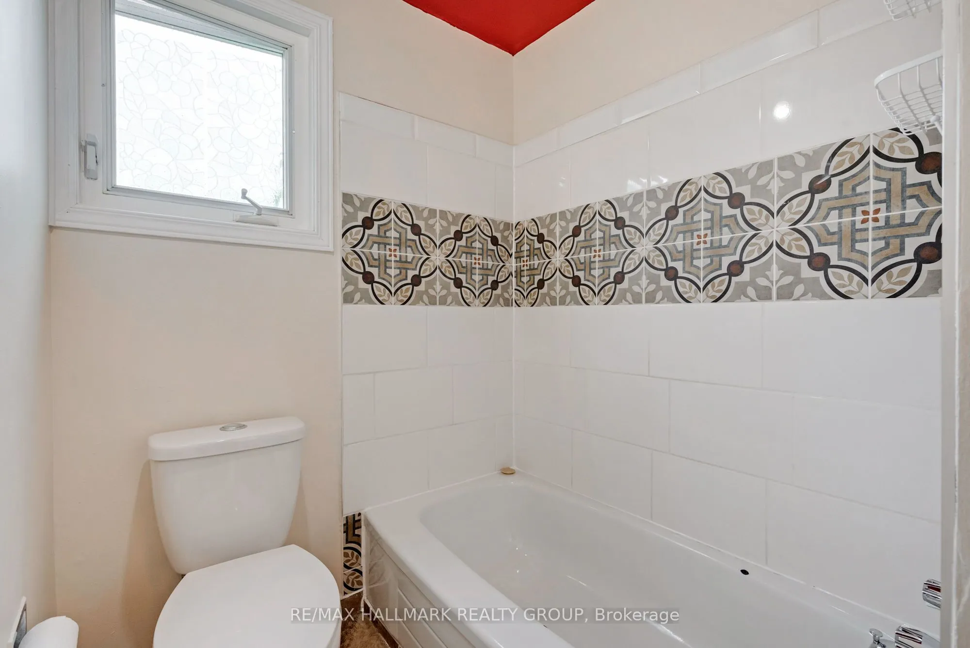 12F Larkshire Lane
