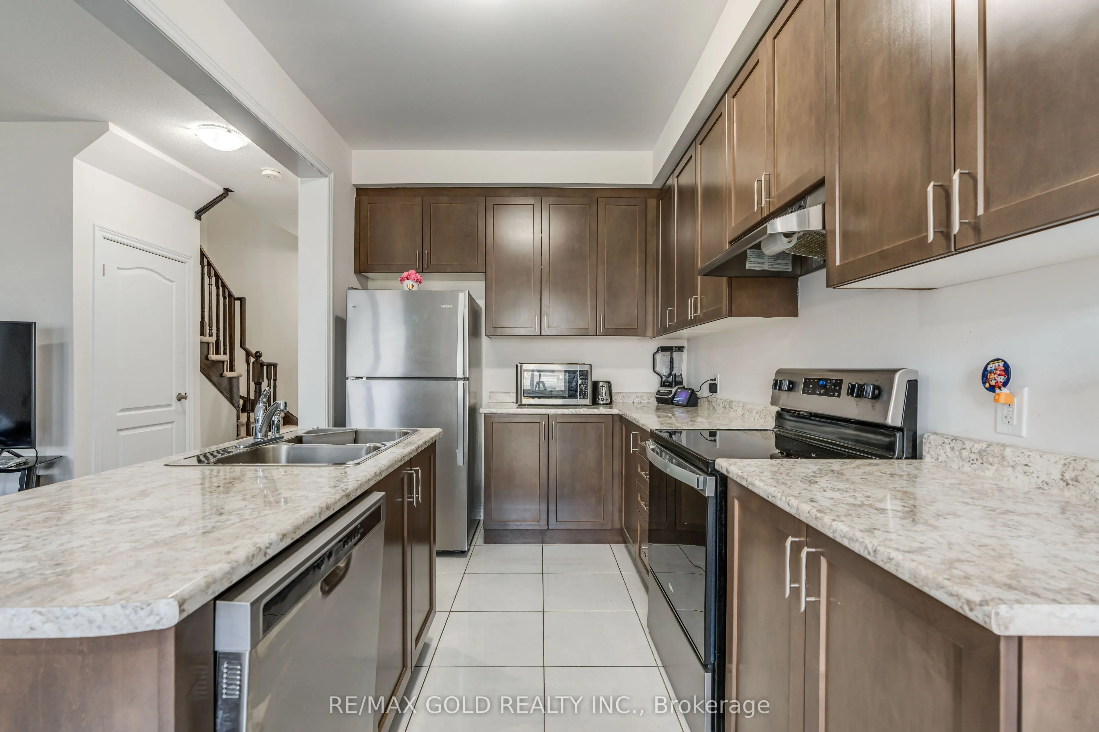 166 Deerpath Drive, #95