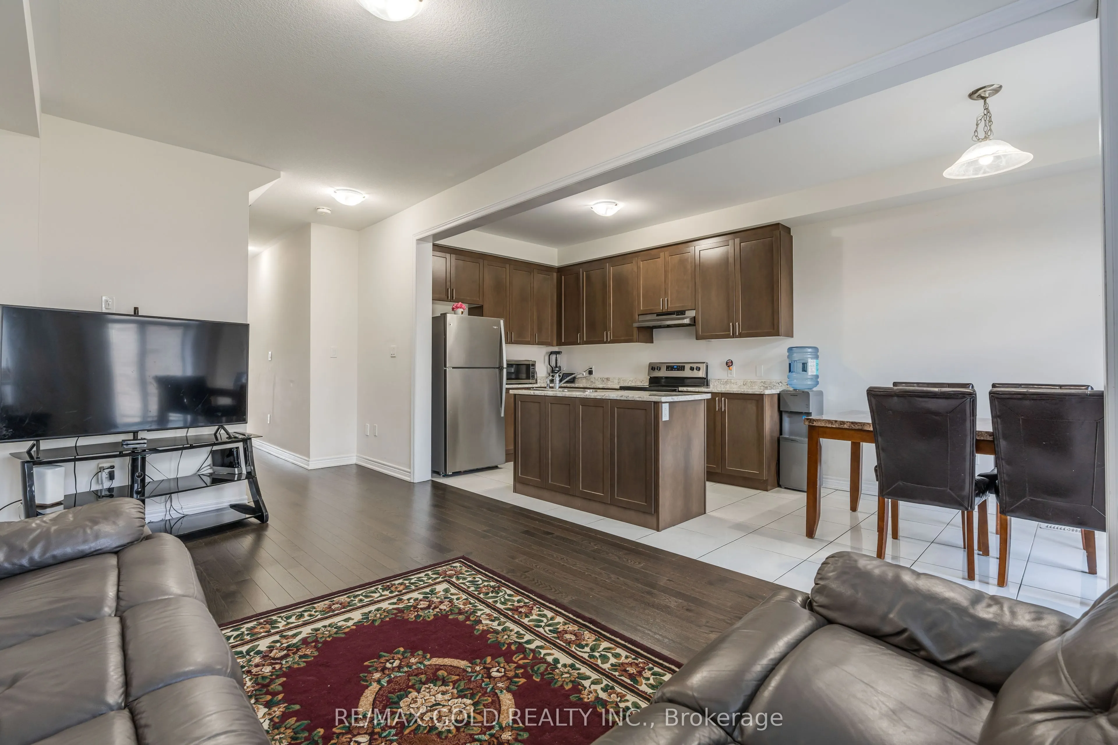 166 Deerpath Drive, #95