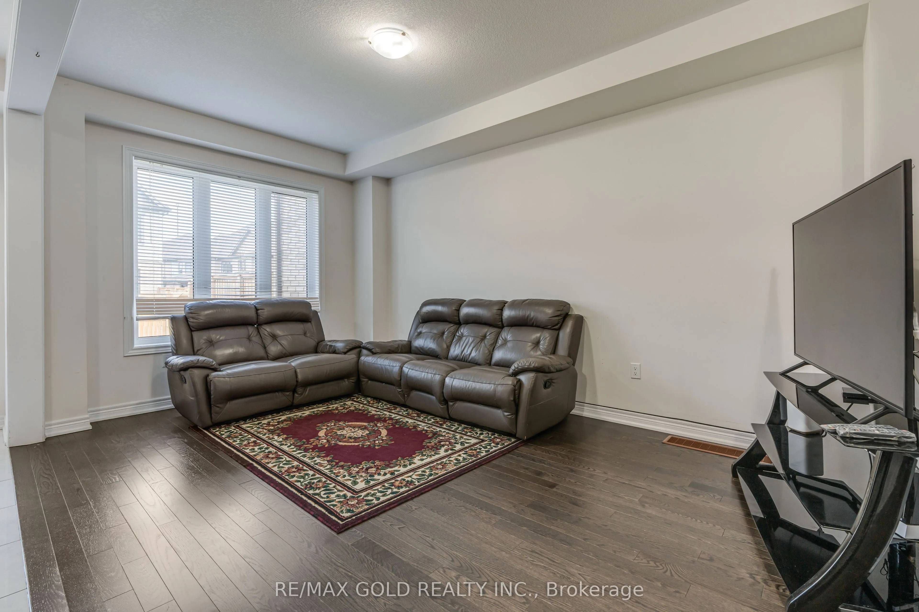 166 Deerpath Drive, #95