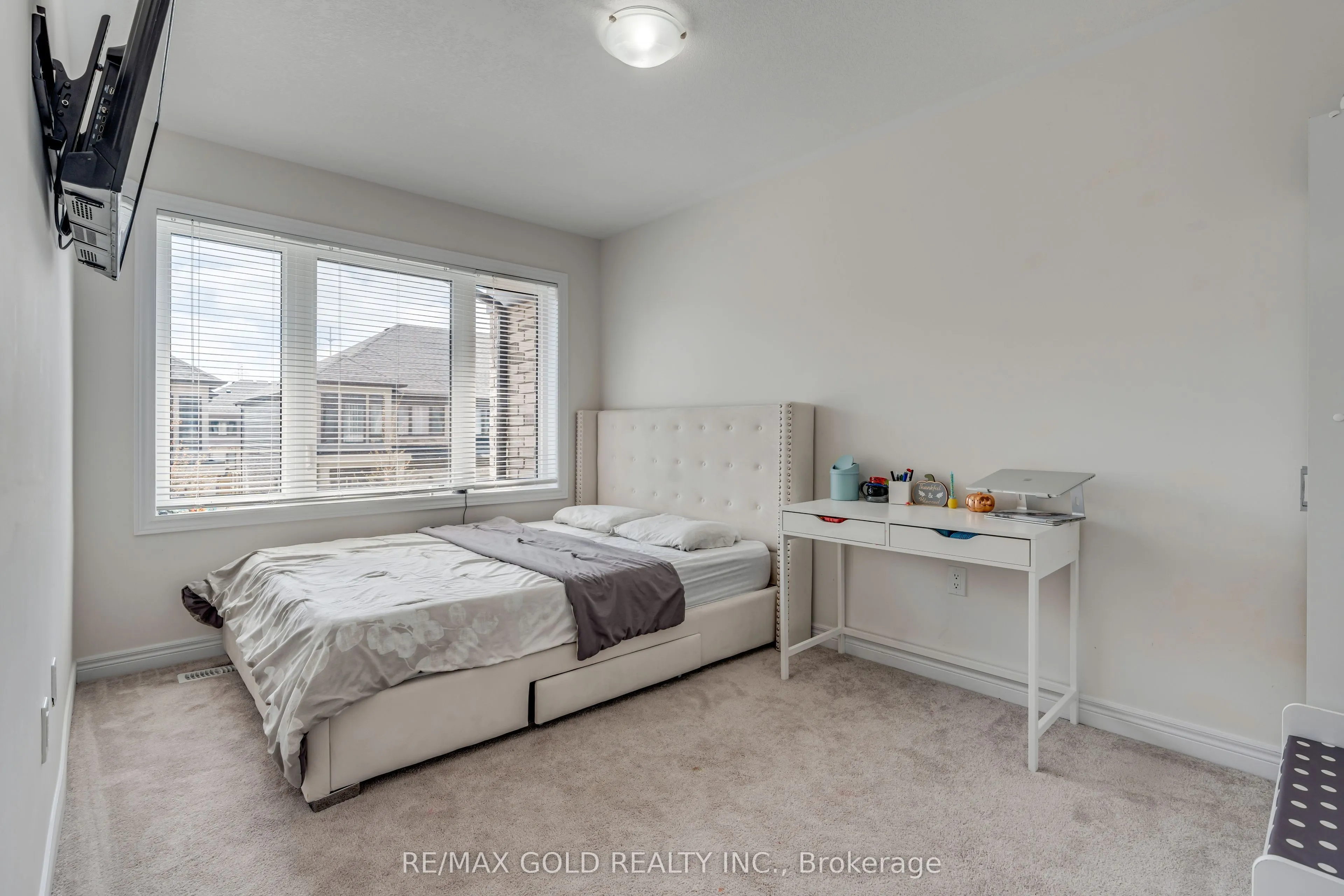 166 Deerpath Drive, #95