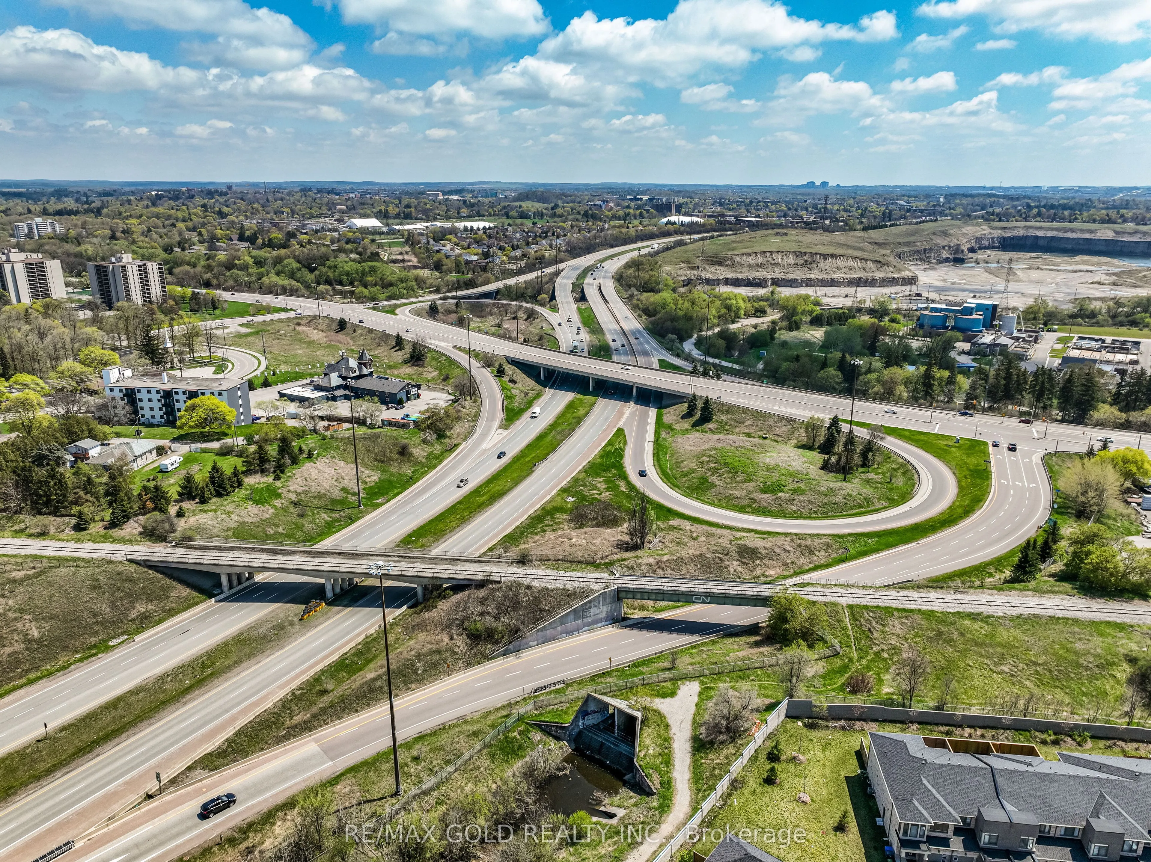 166 Deerpath Drive, #95