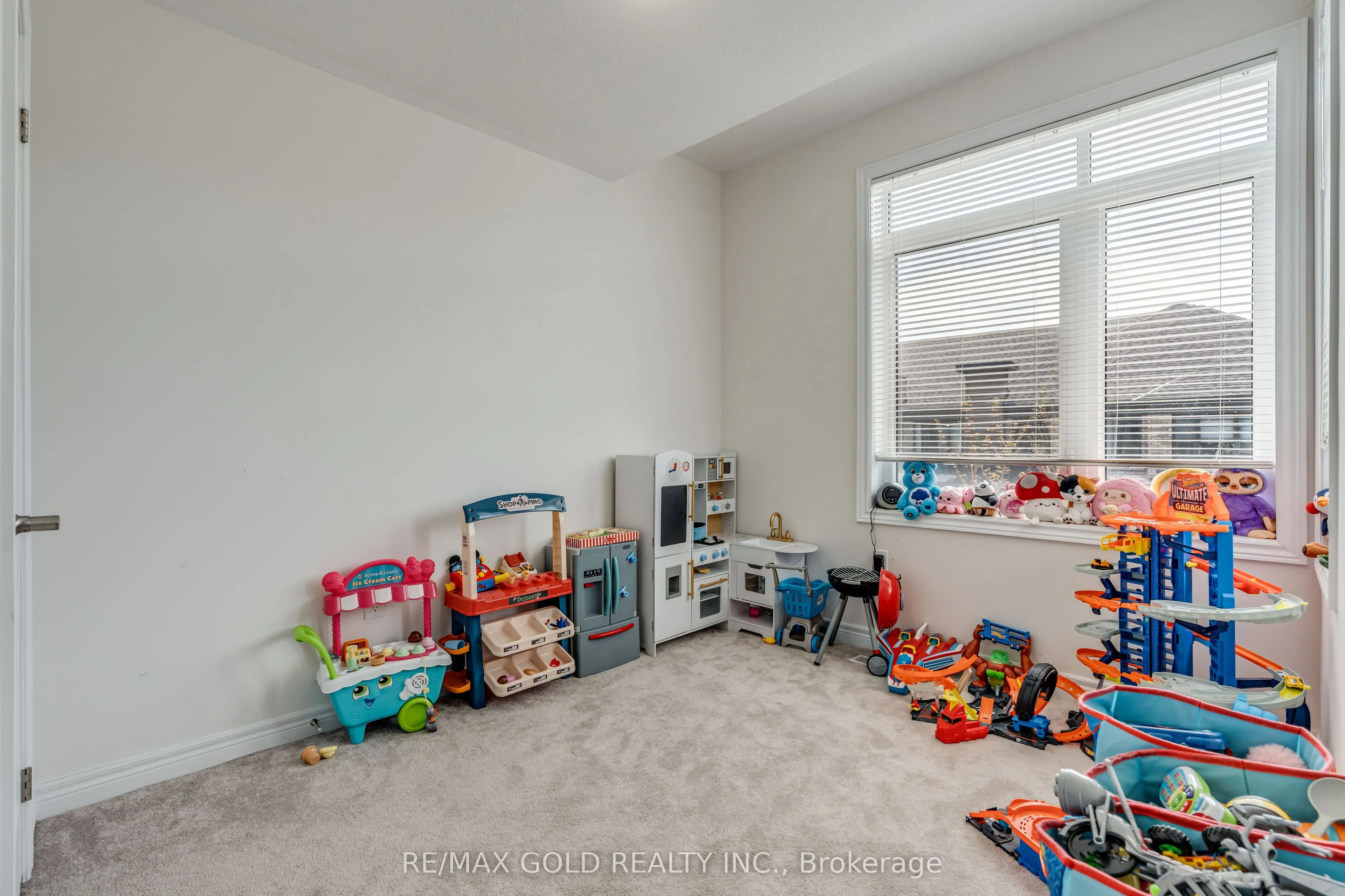 166 Deerpath Drive, #95