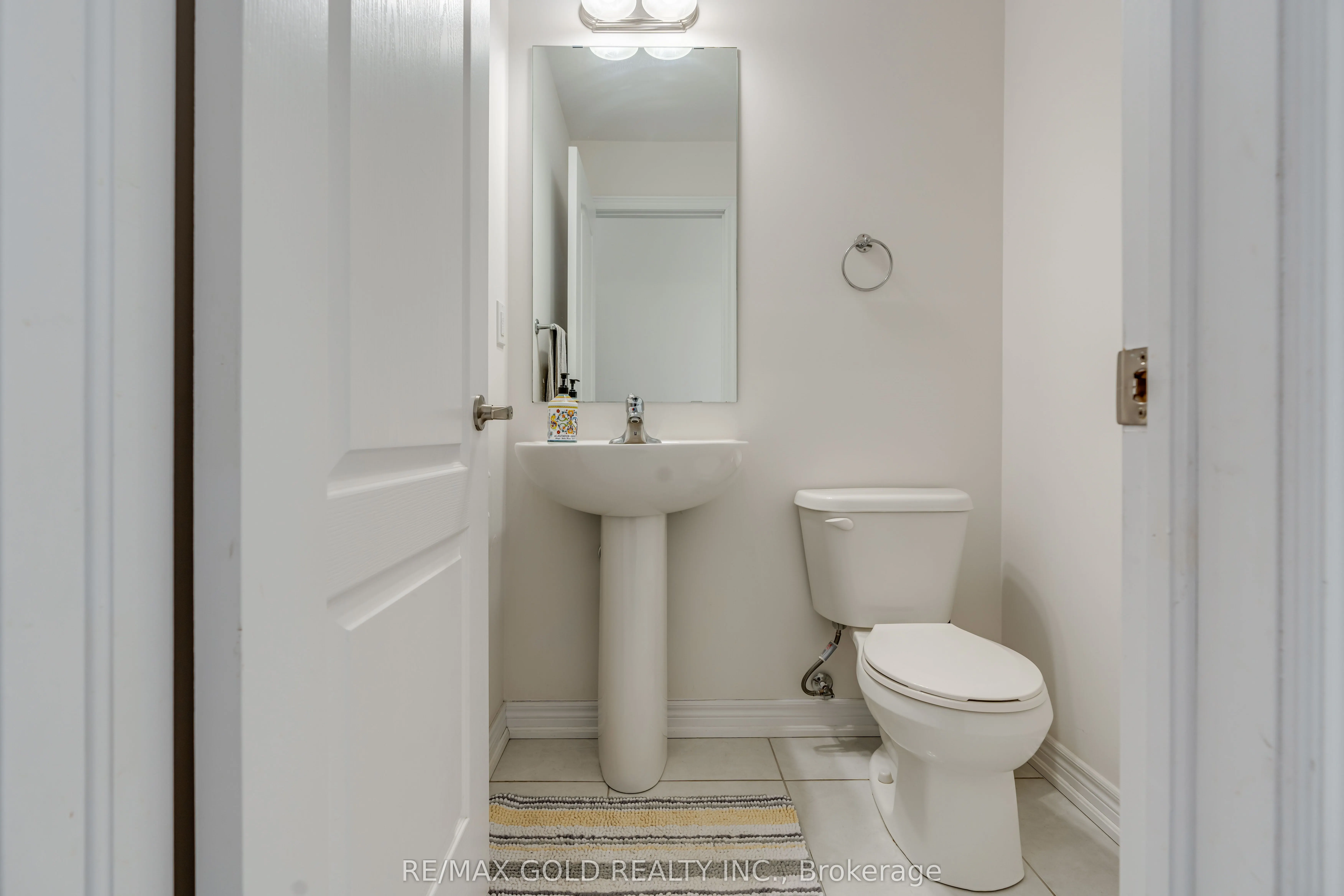 166 Deerpath Drive, #95