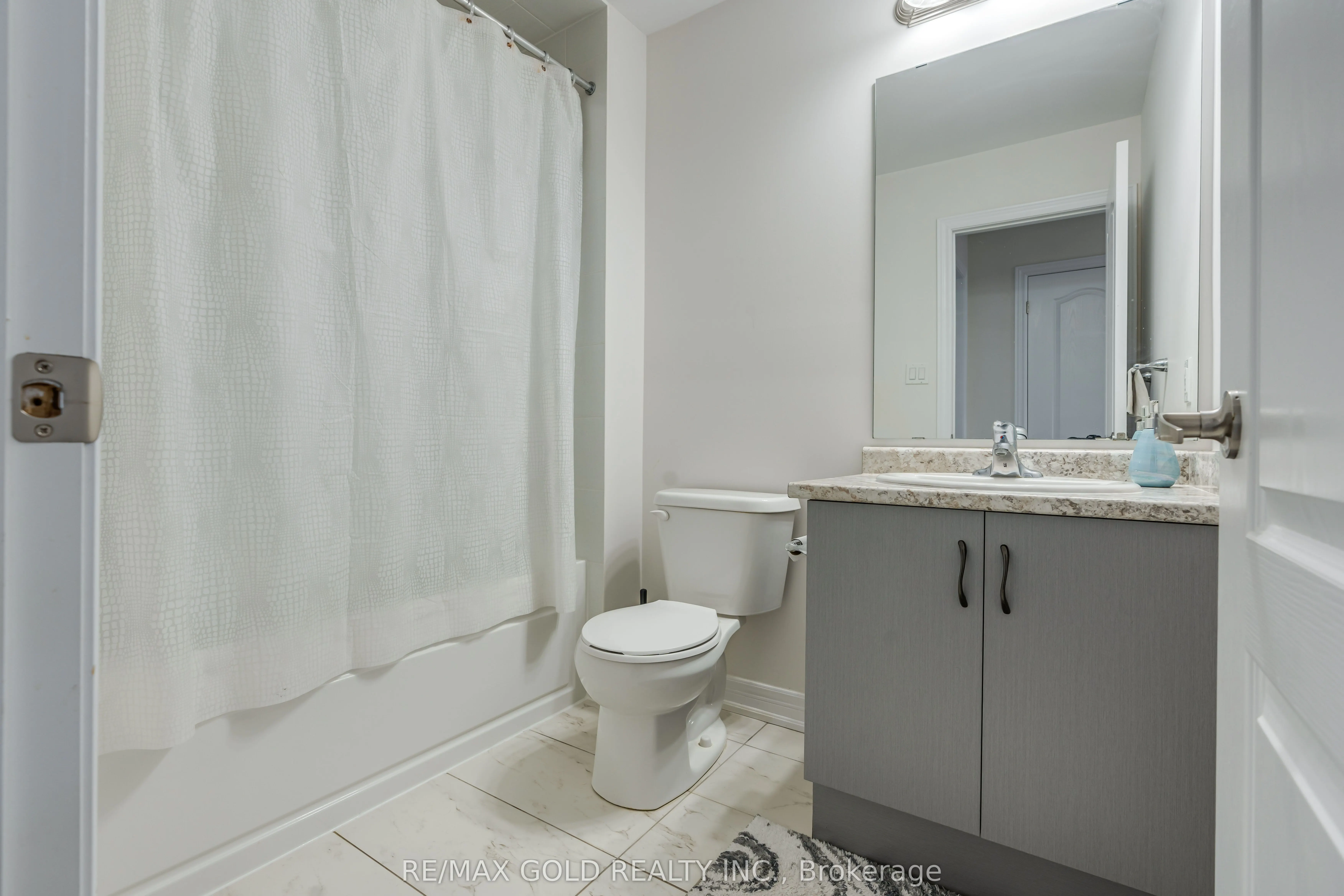 166 Deerpath Drive, #95