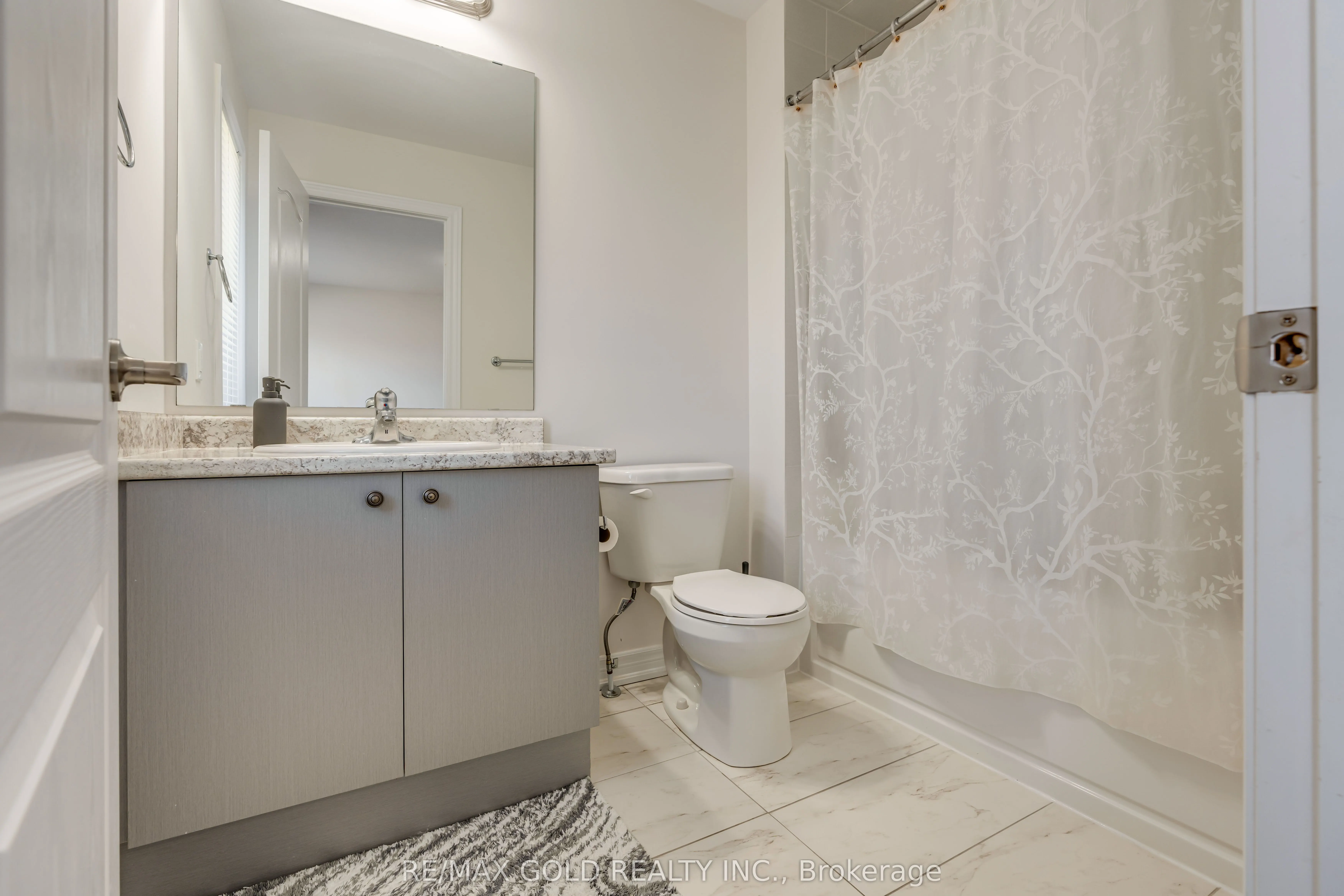 166 Deerpath Drive, #95