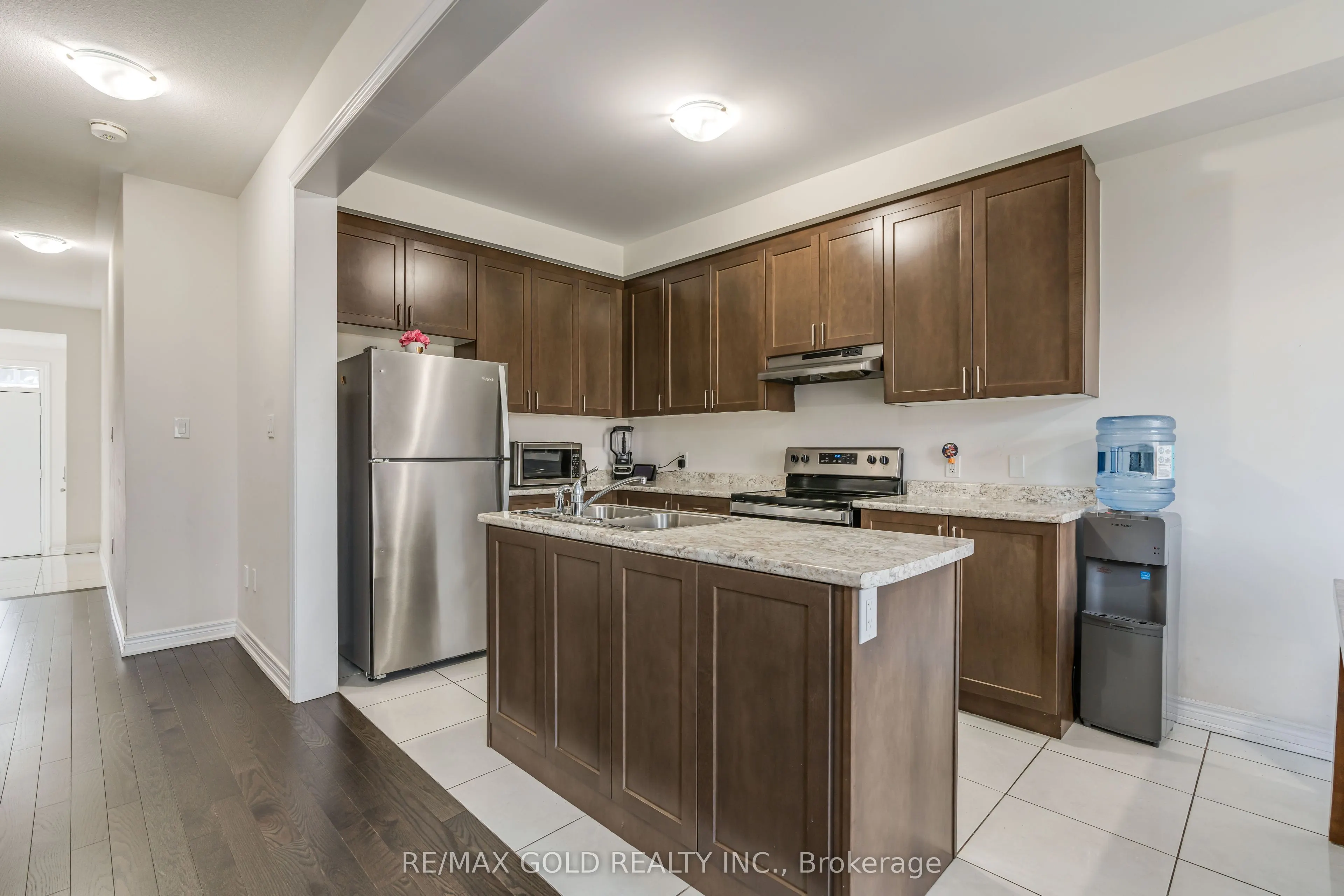 166 Deerpath Drive, #95