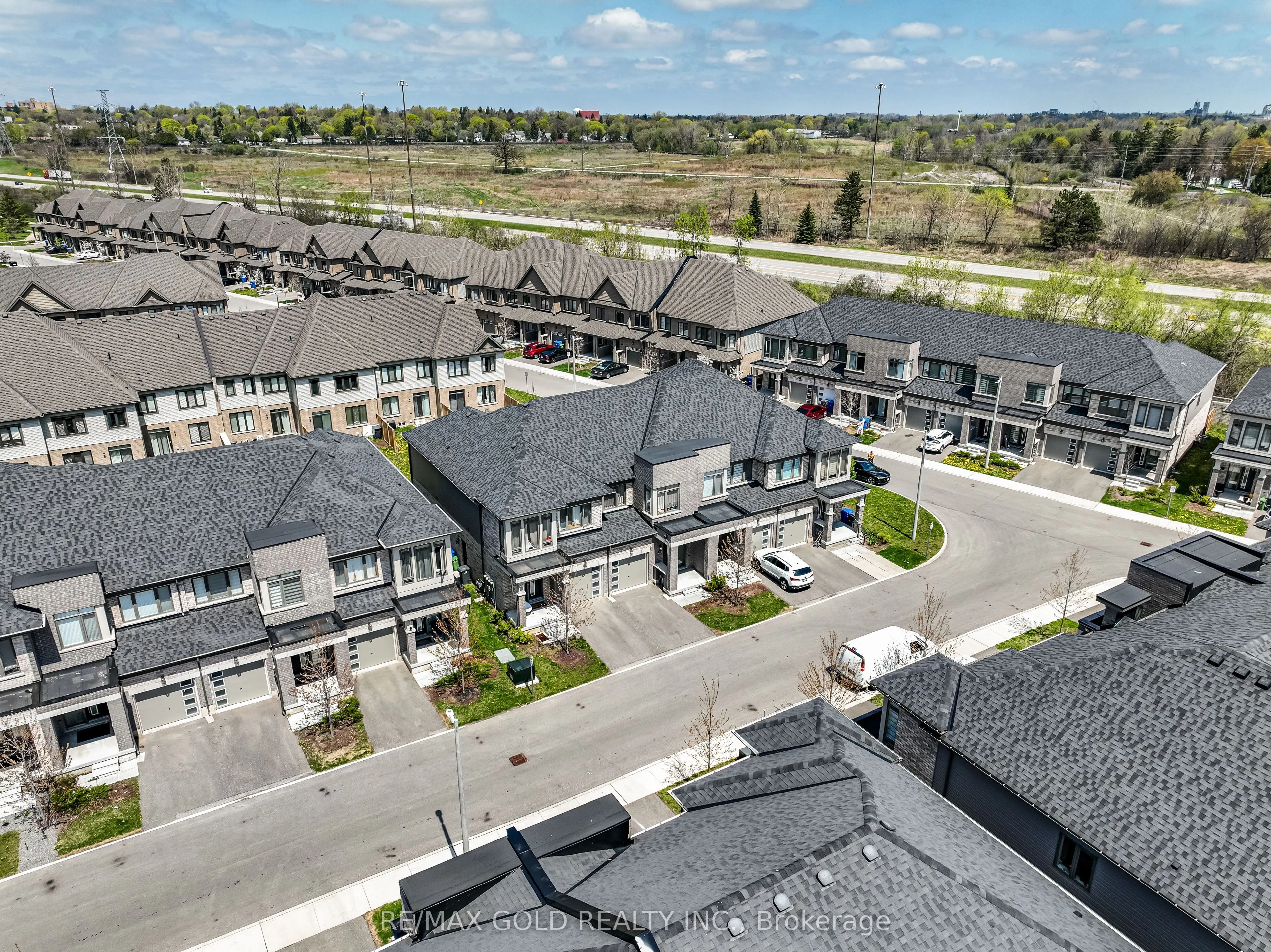 166 Deerpath Drive, #95