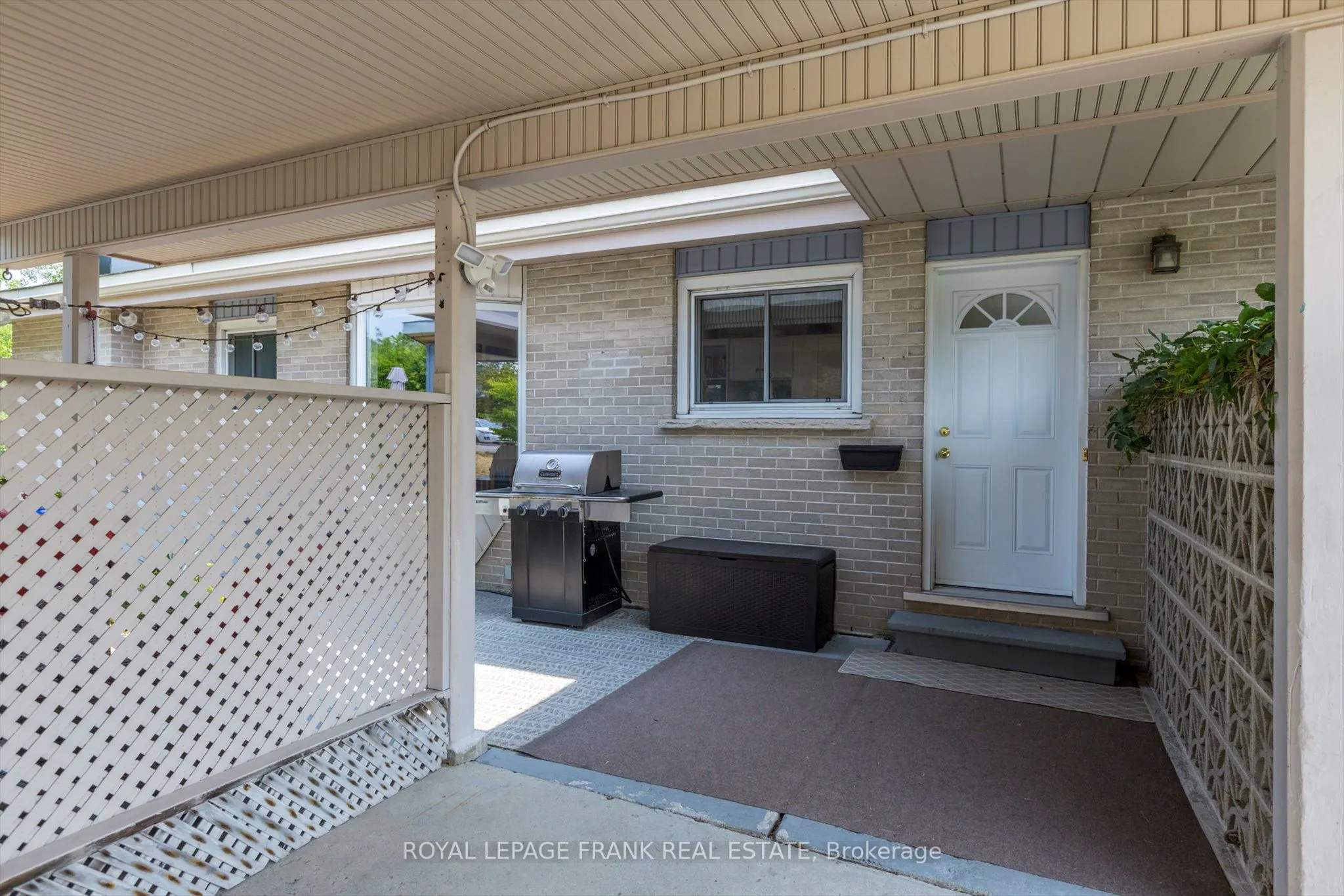 1289 Algonquin Boulevard