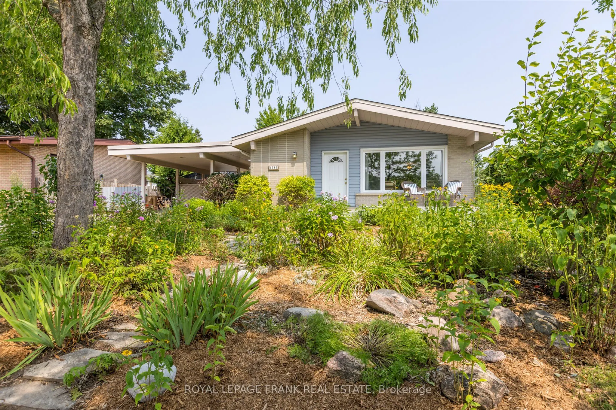 1289 Algonquin Boulevard