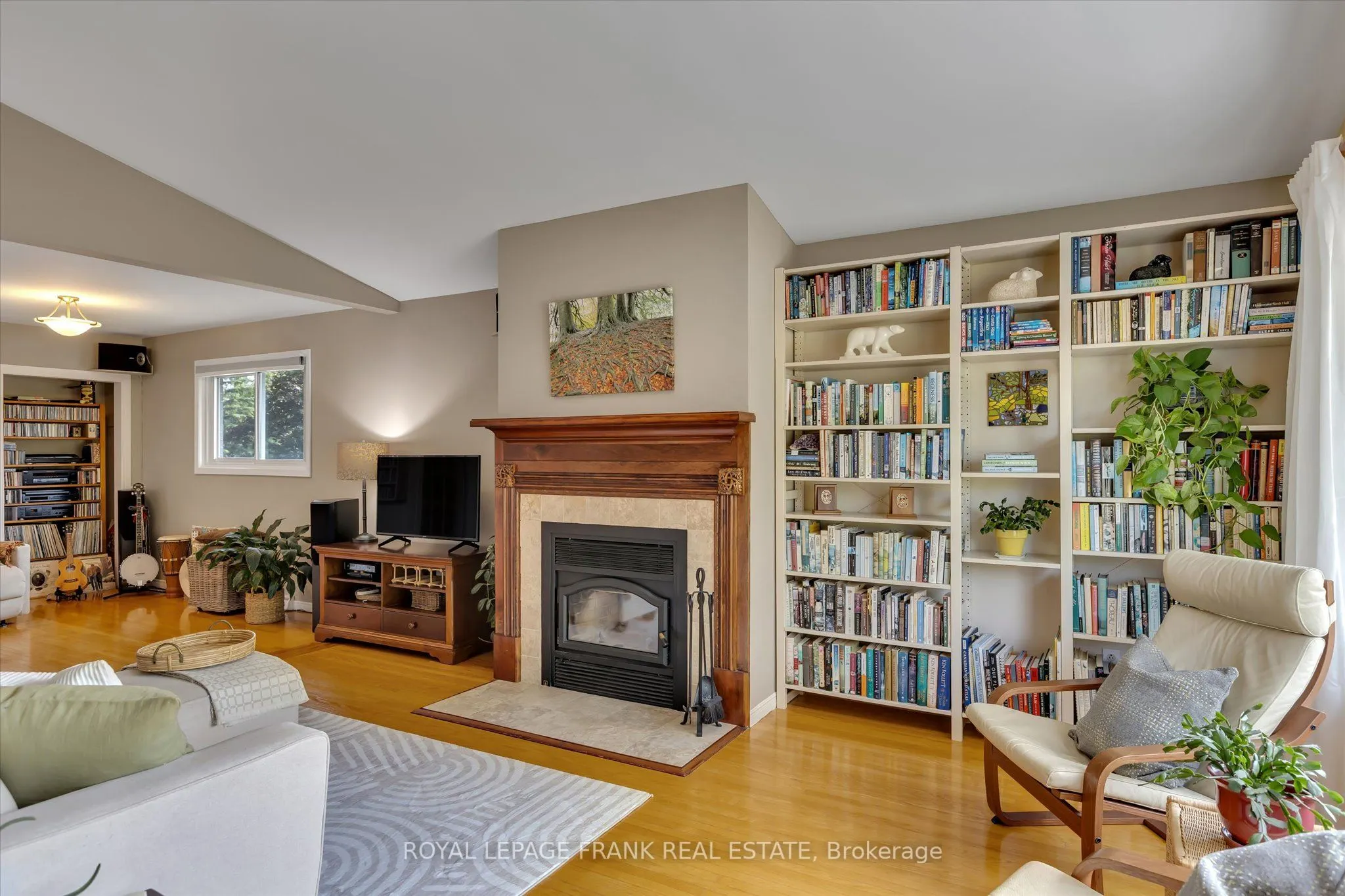 1289 Algonquin Boulevard