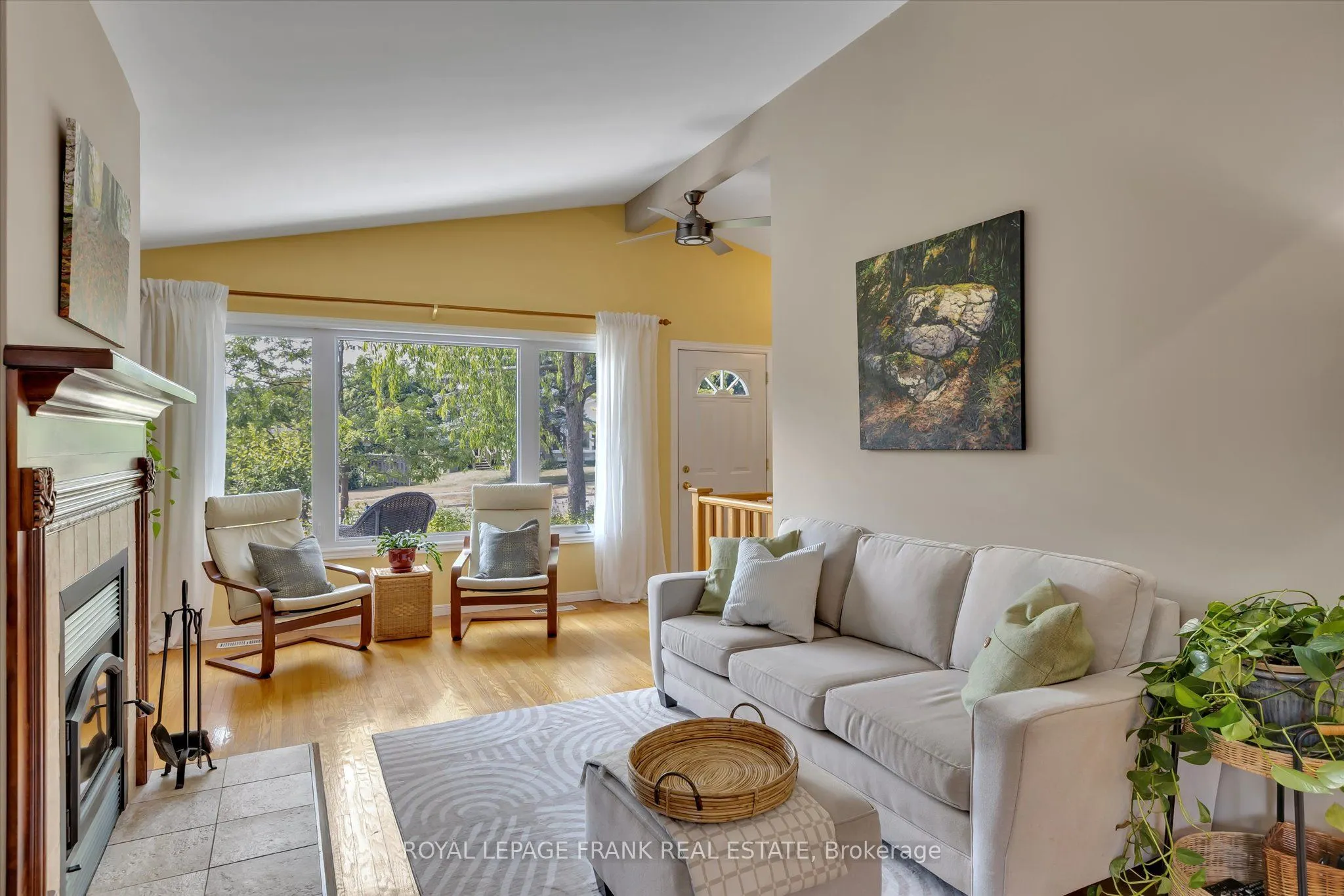 1289 Algonquin Boulevard