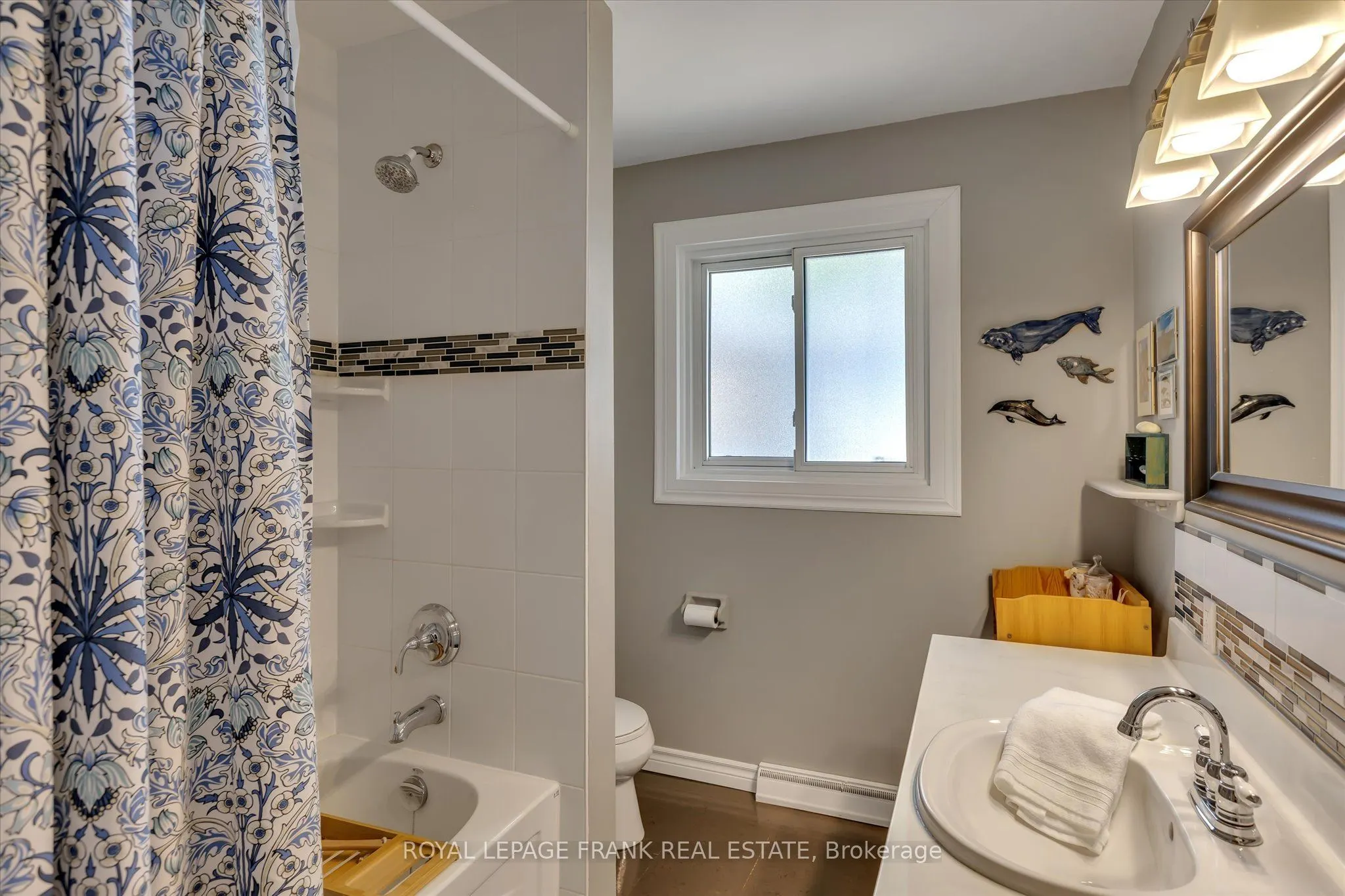 1289 Algonquin Boulevard