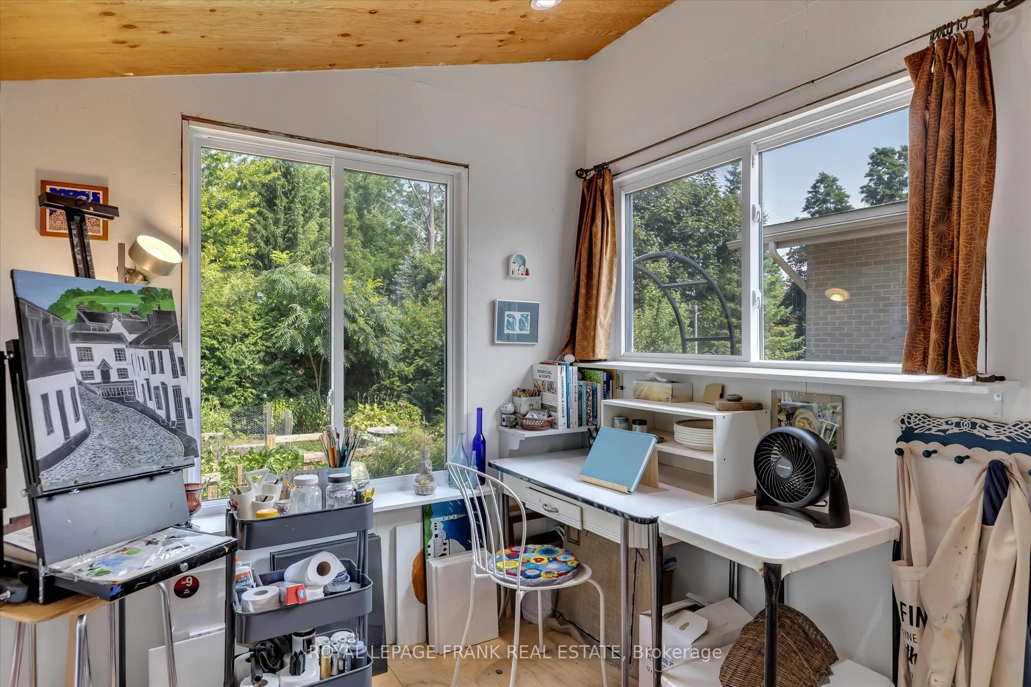 1289 Algonquin Boulevard
