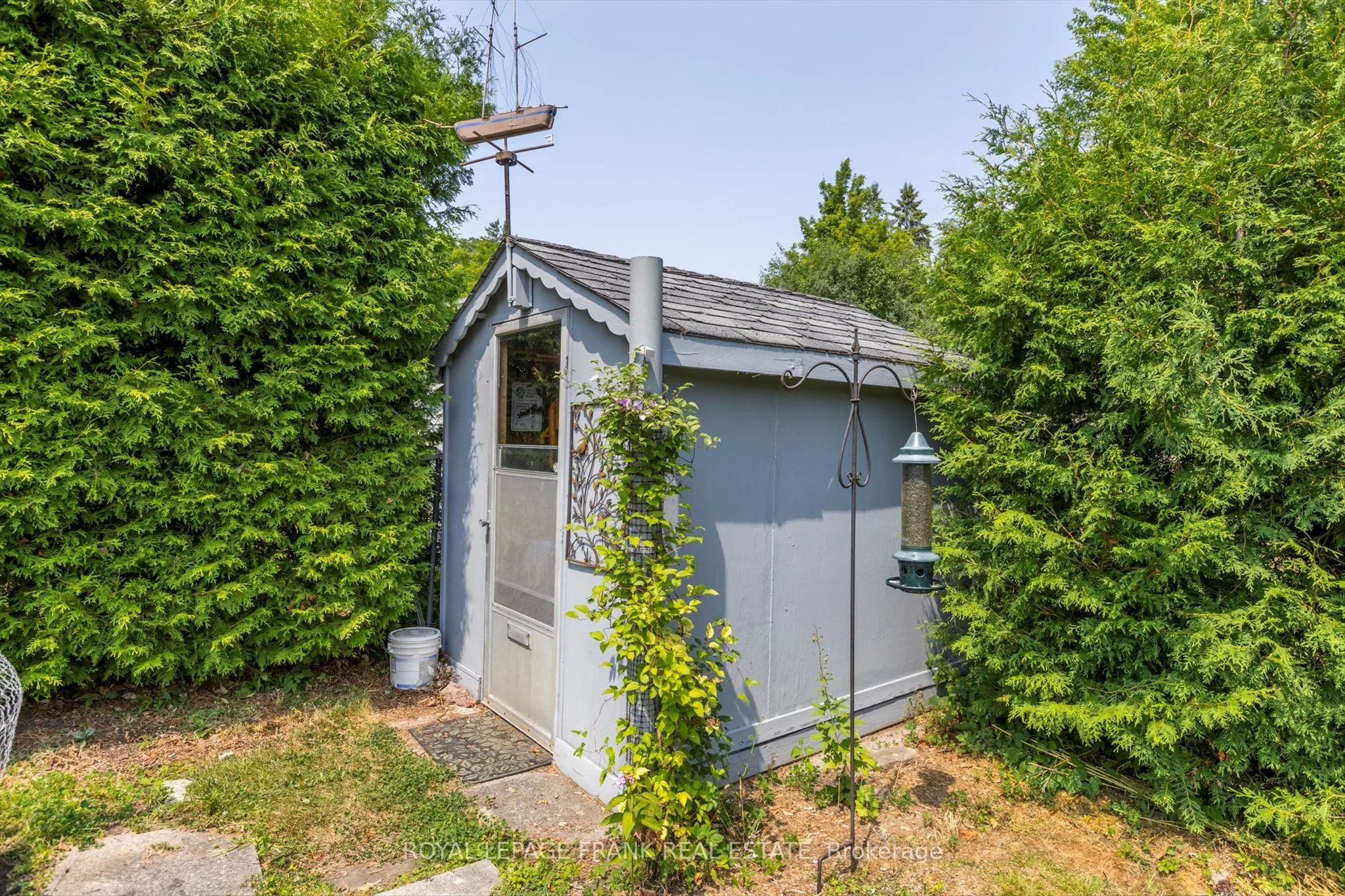 1289 Algonquin Boulevard