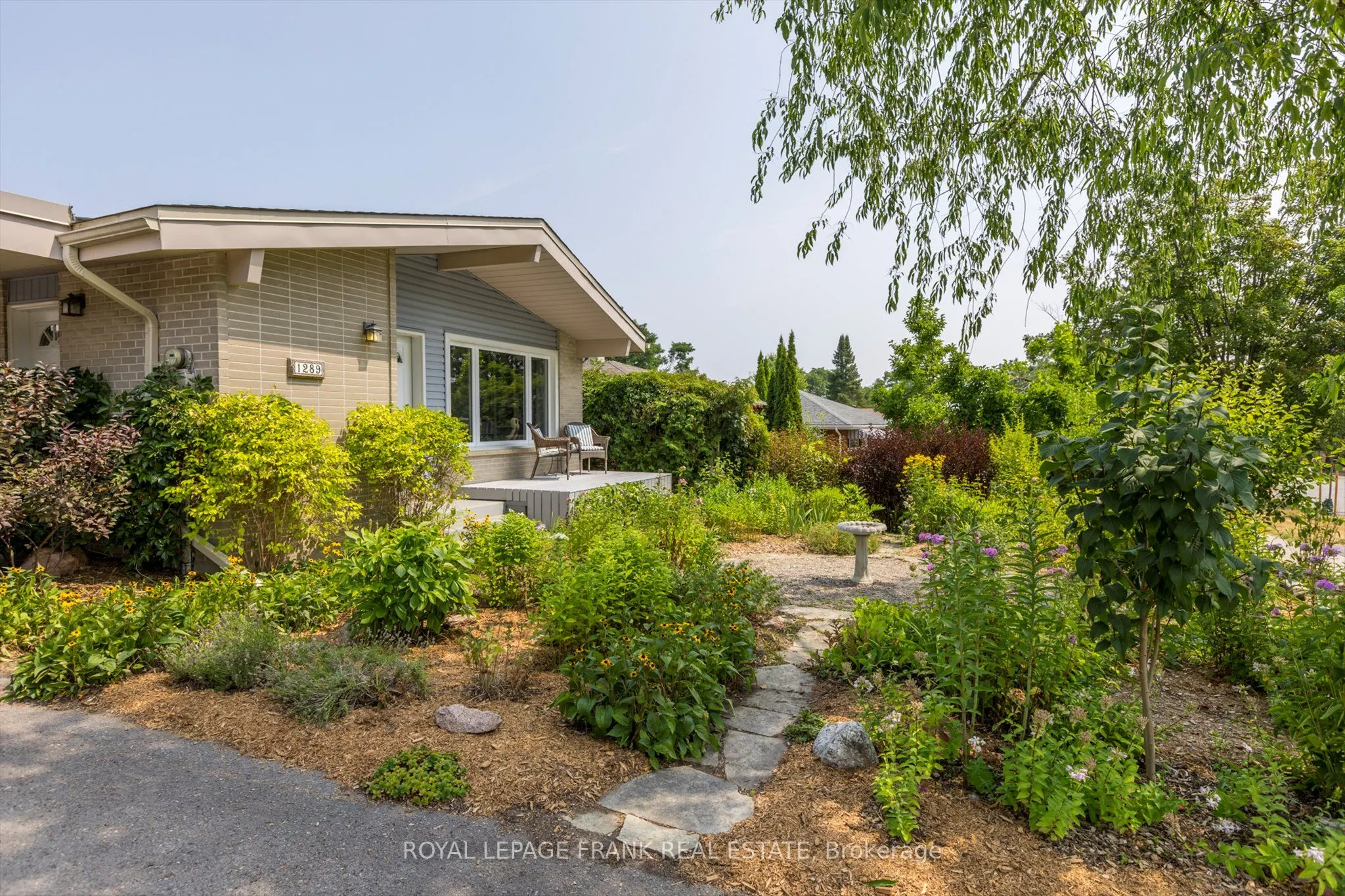 1289 Algonquin Boulevard