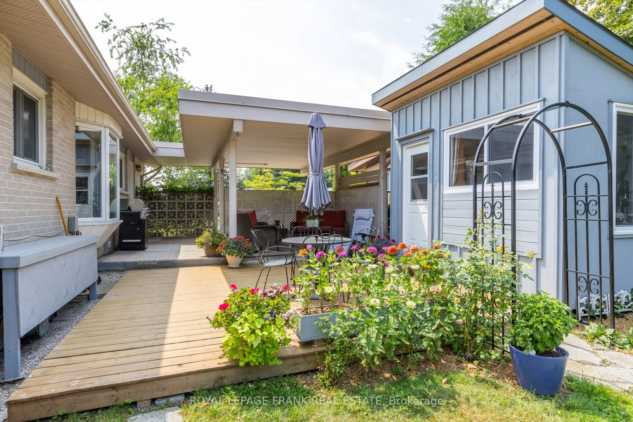 1289 Algonquin Boulevard