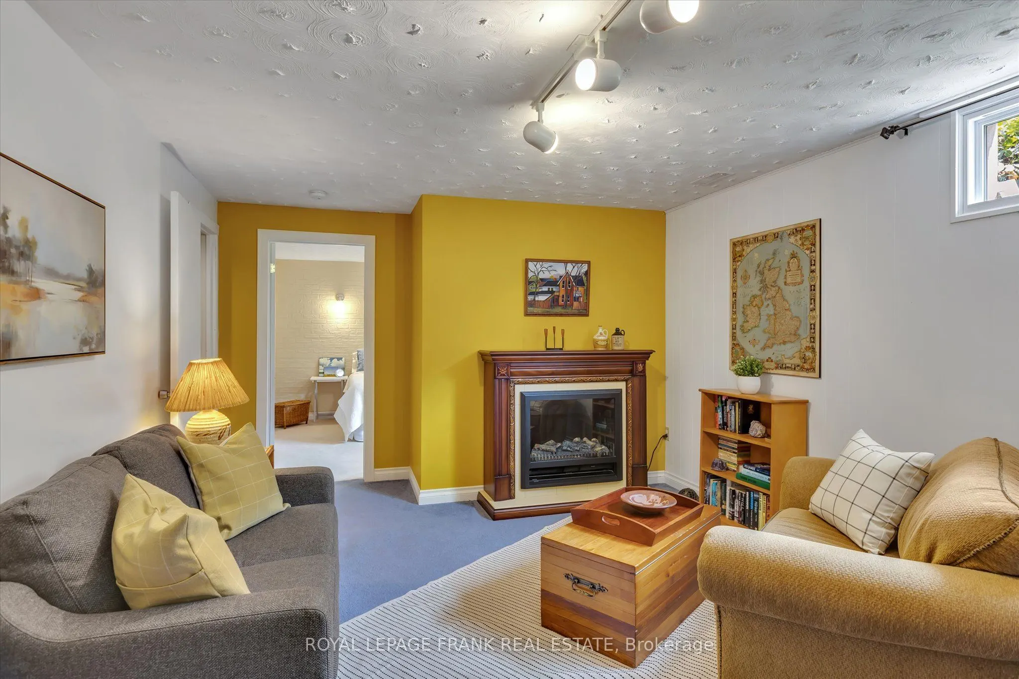 1289 Algonquin Boulevard