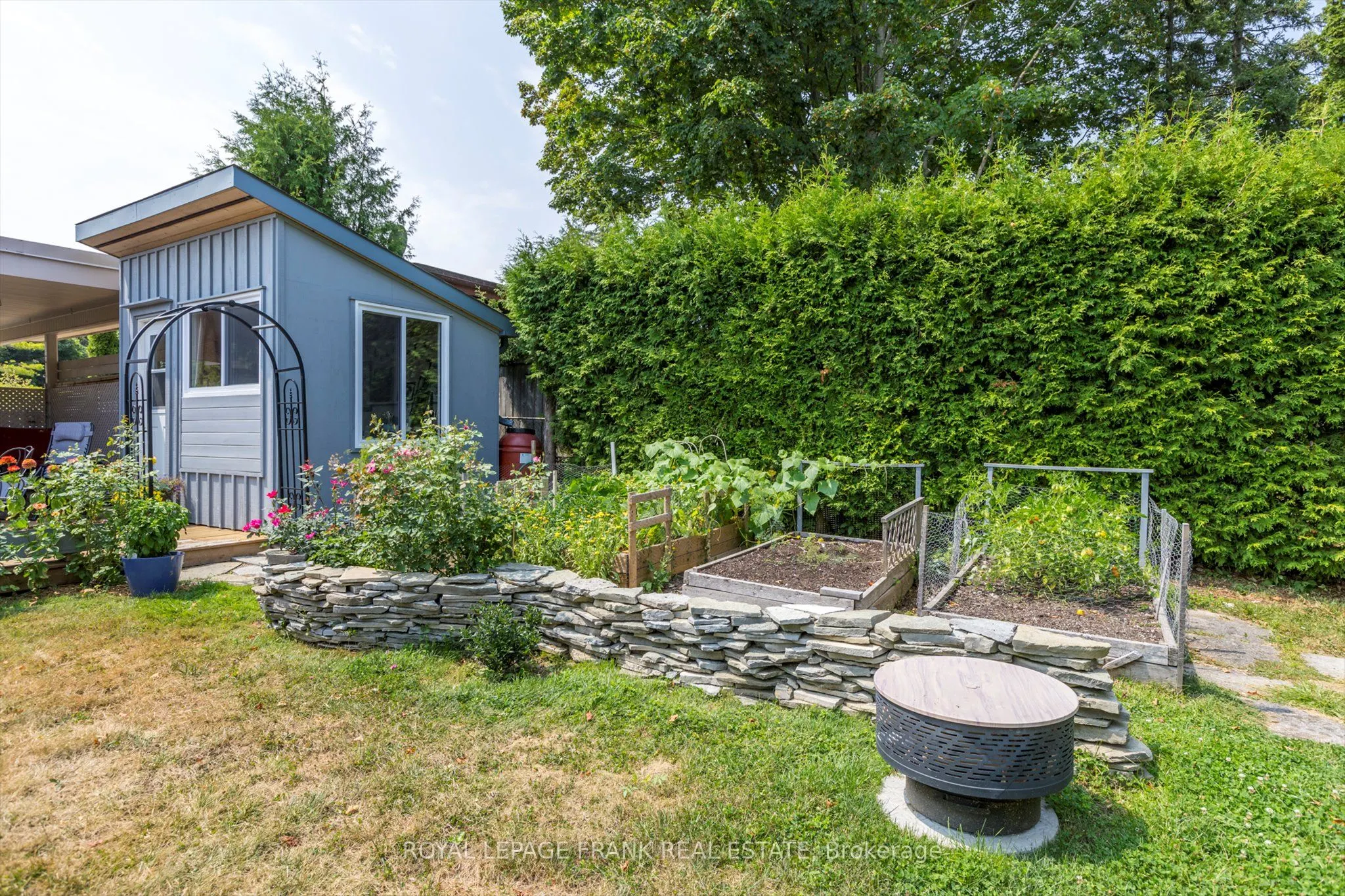 1289 Algonquin Boulevard