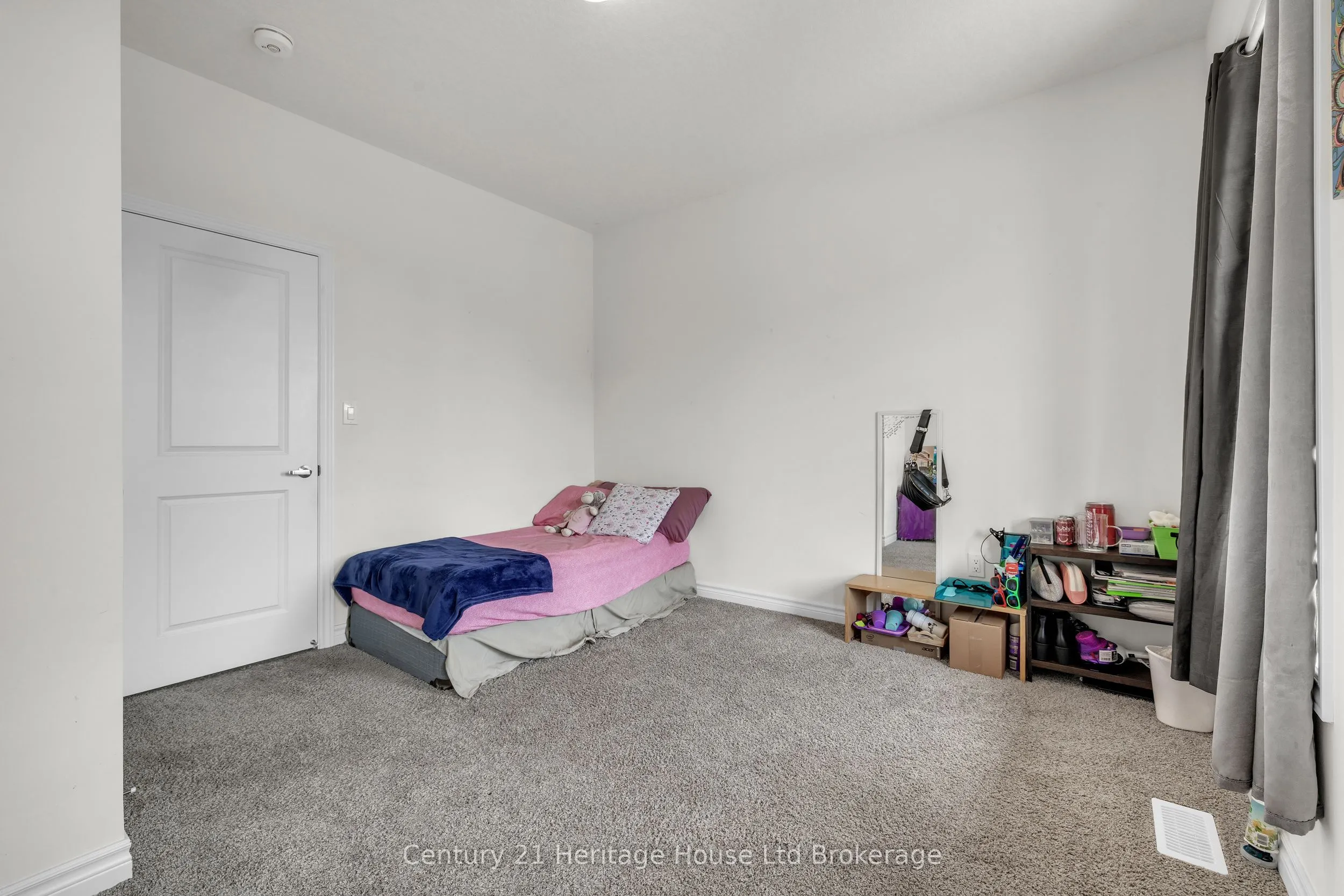 24 HARWOOD Street
