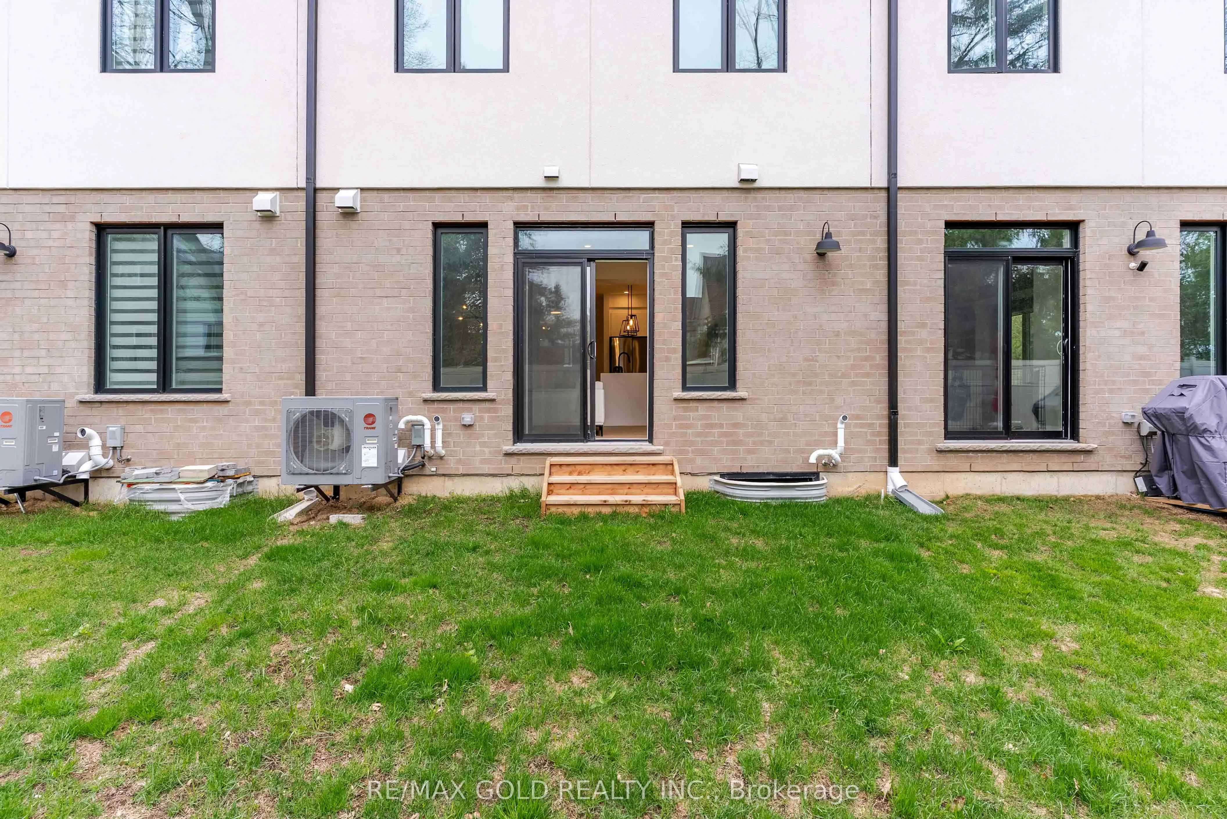 143 Elgin Street N, #19