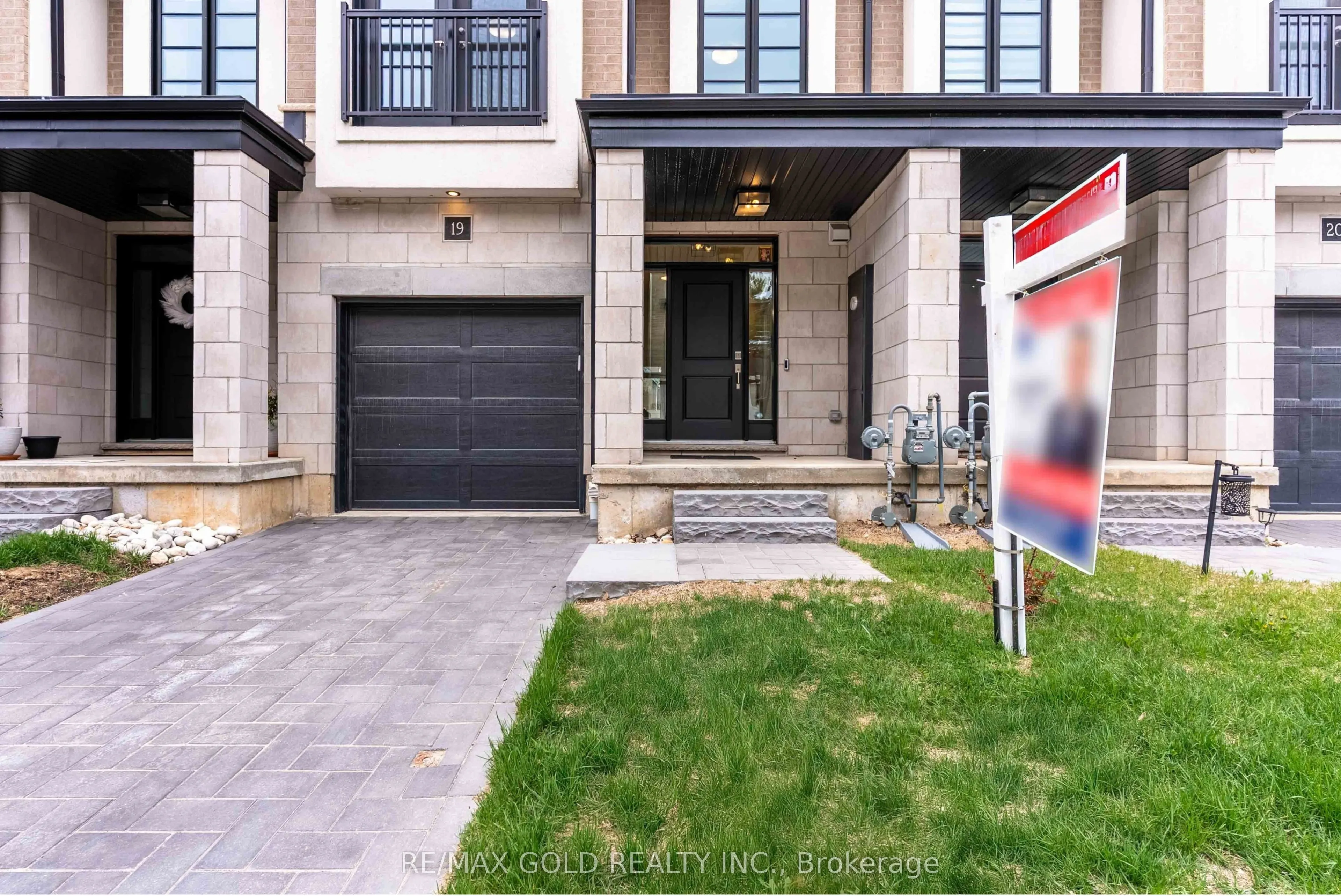 143 Elgin Street N, #19