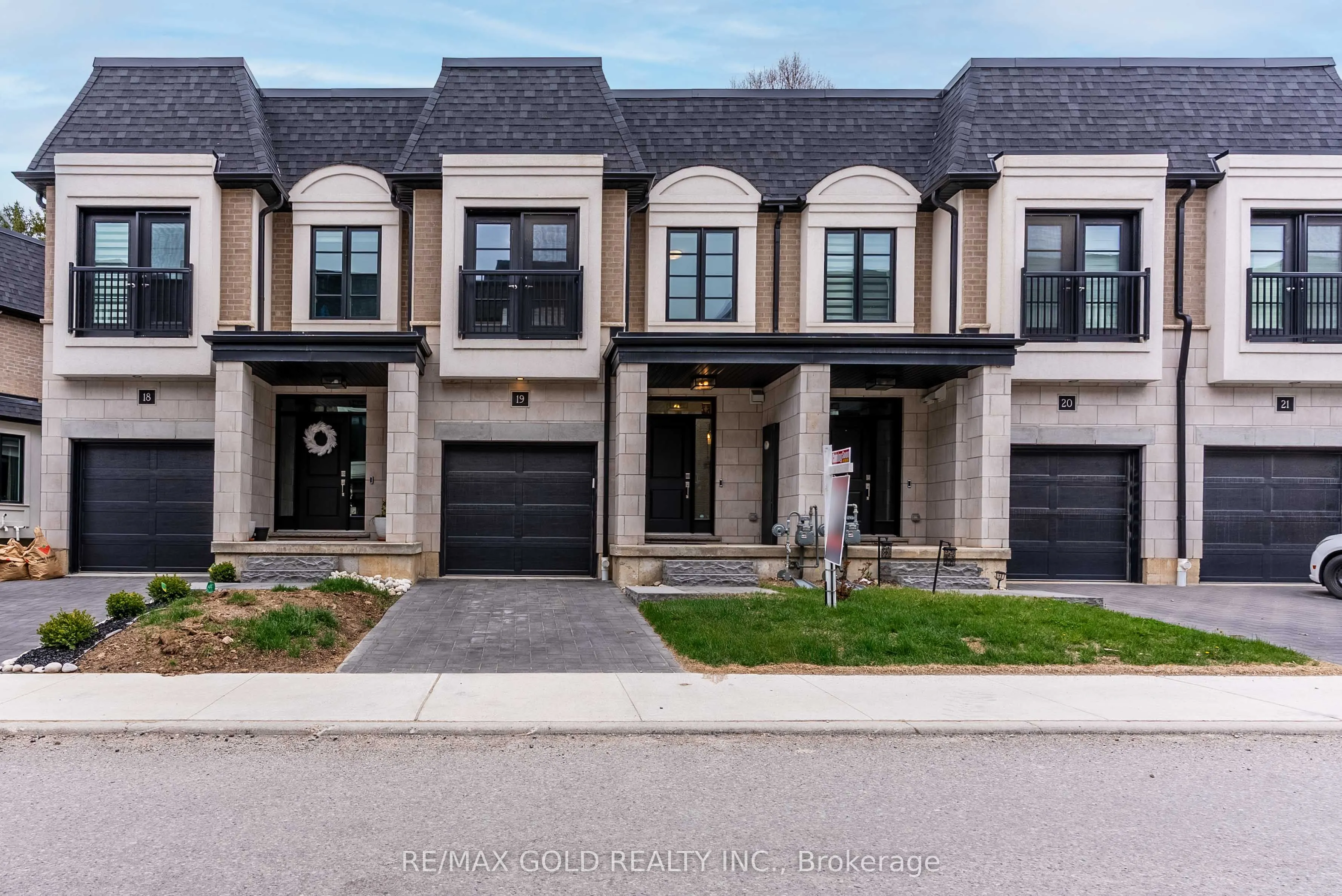 143 Elgin Street N, #19