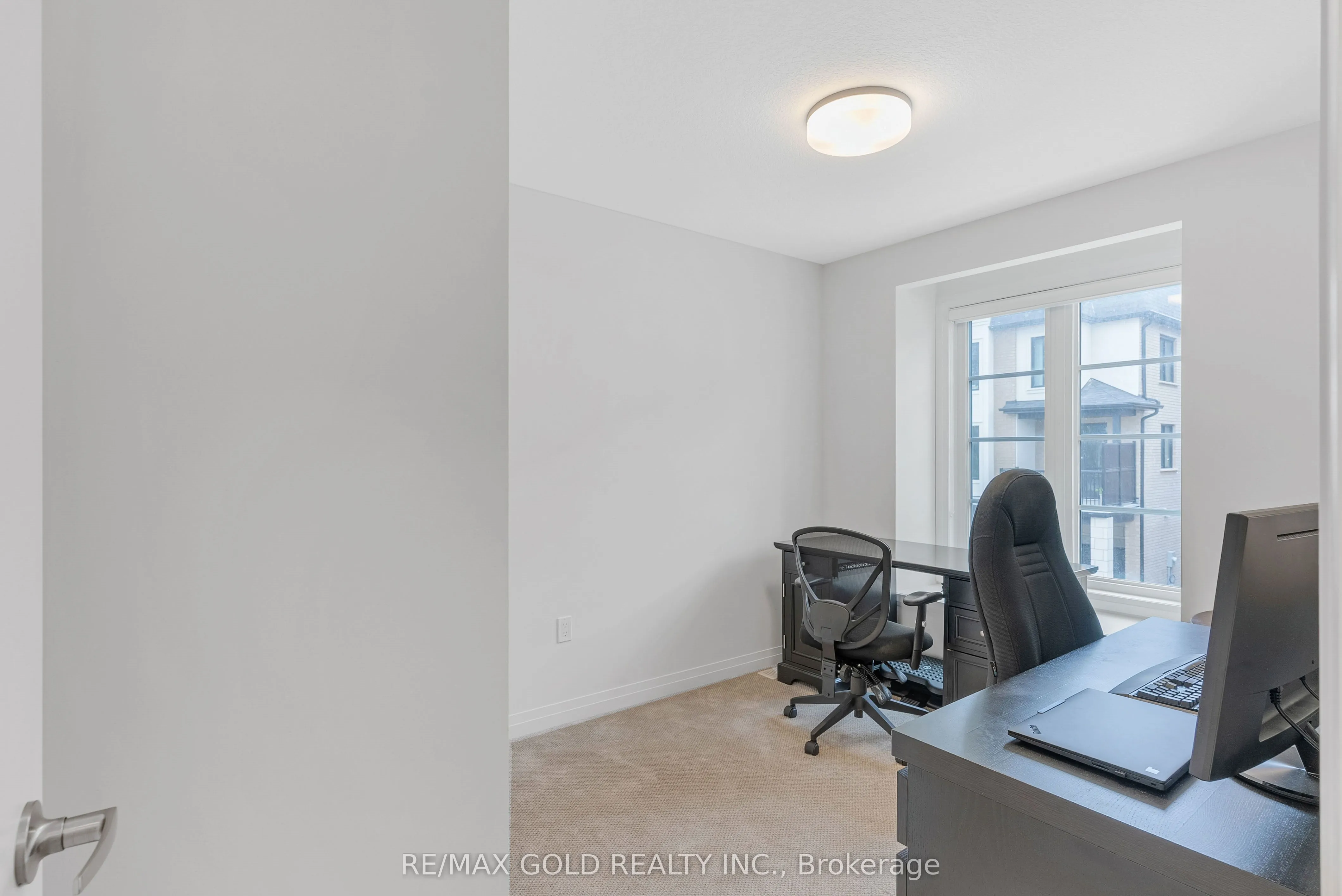 143 Elgin Street N, #19