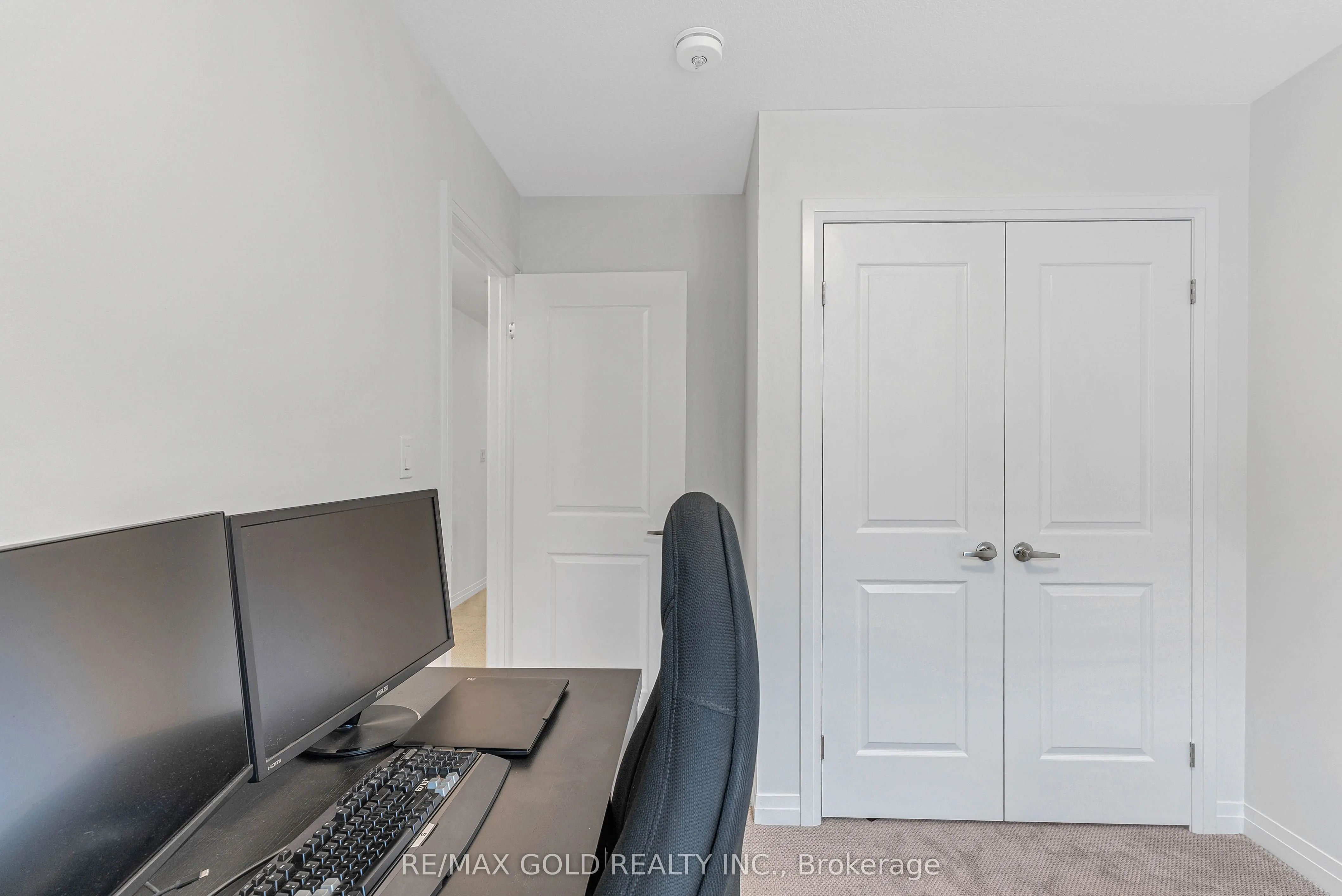 143 Elgin Street N, #19