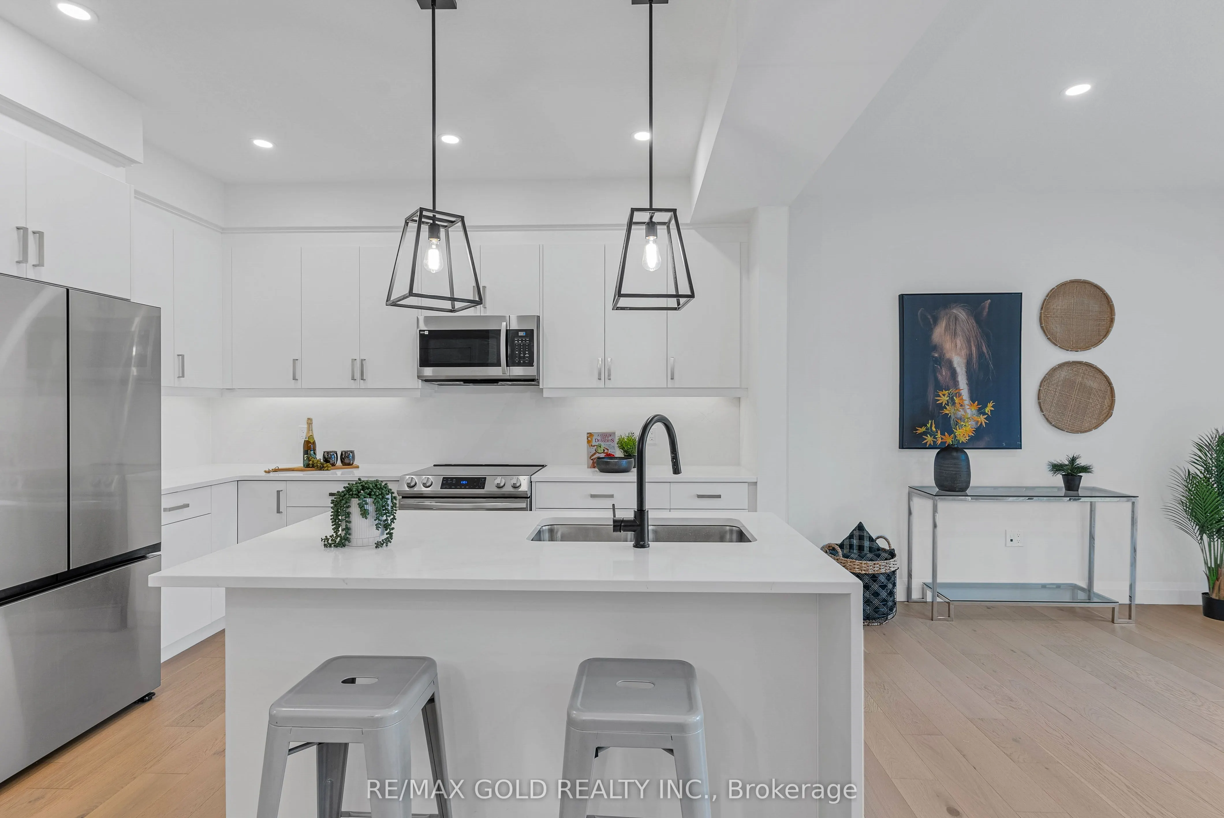 143 Elgin Street N, #19