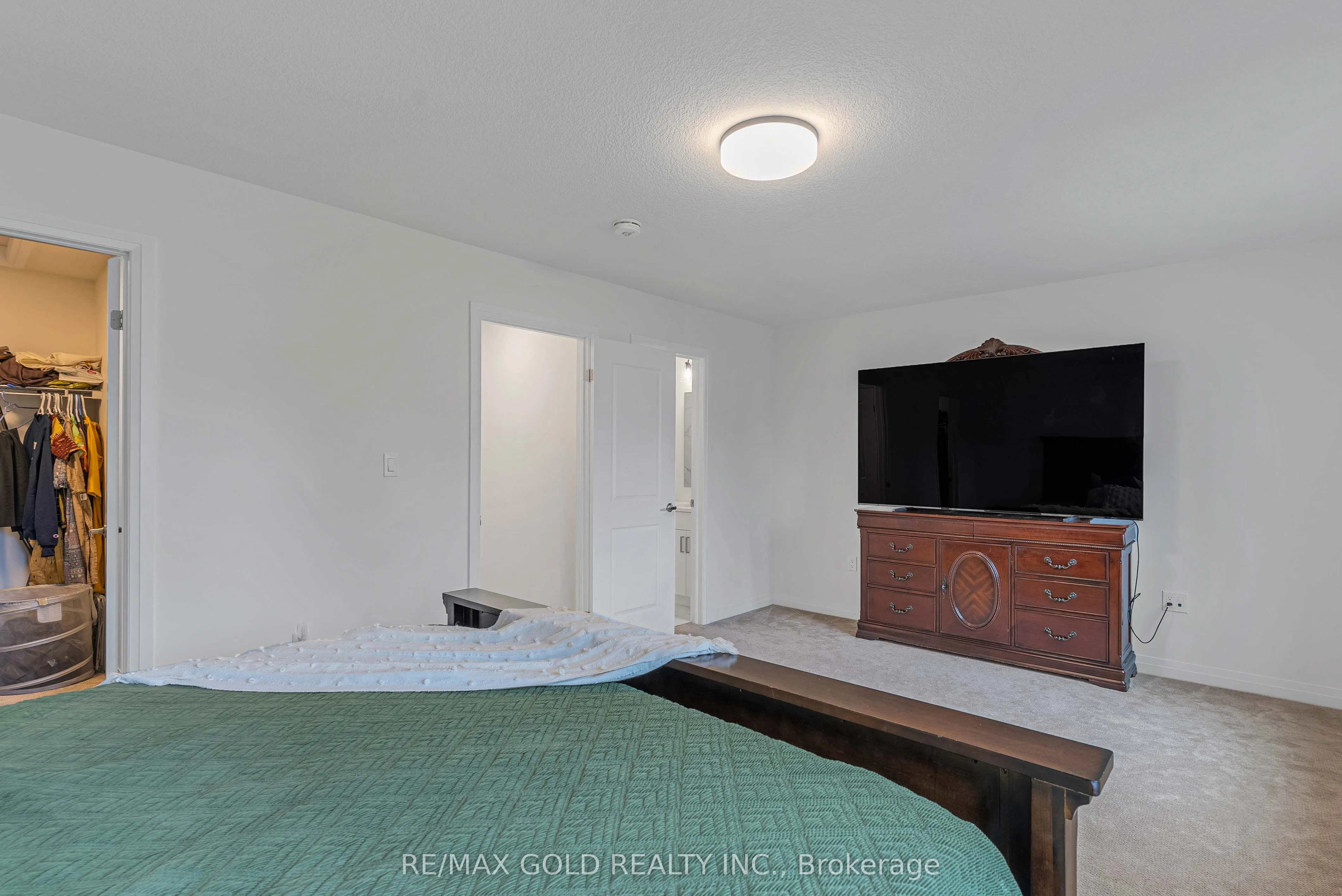 143 Elgin Street N, #19