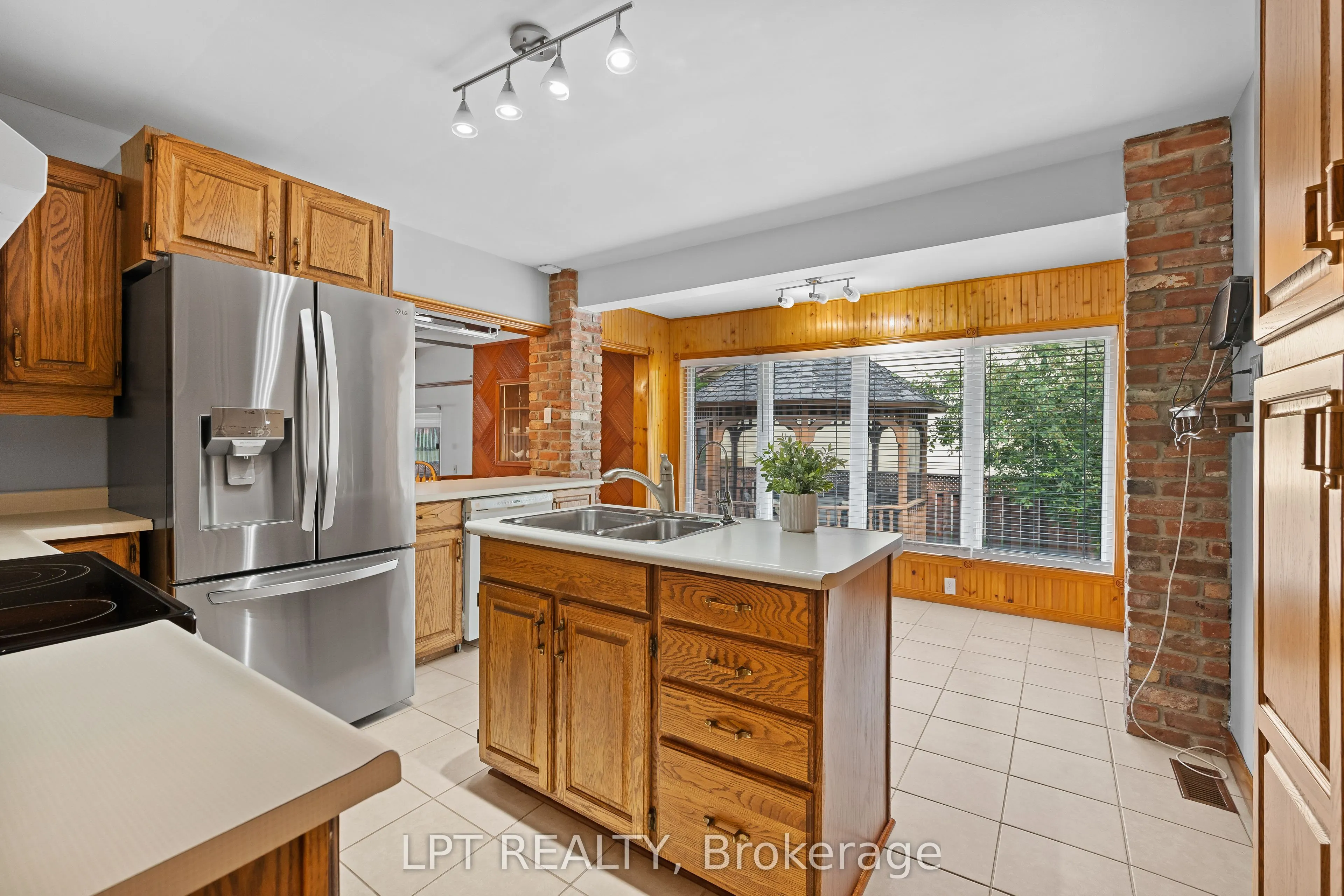 788 Meadowood Road