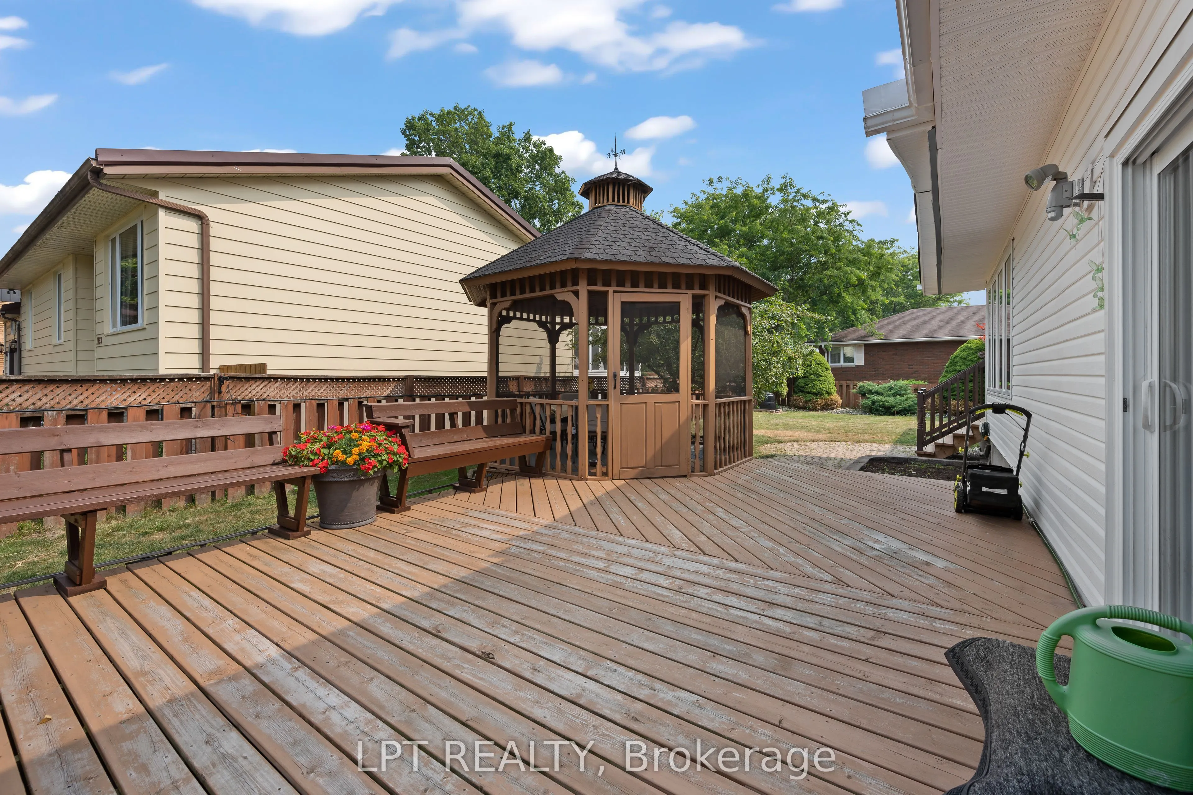 788 Meadowood Road