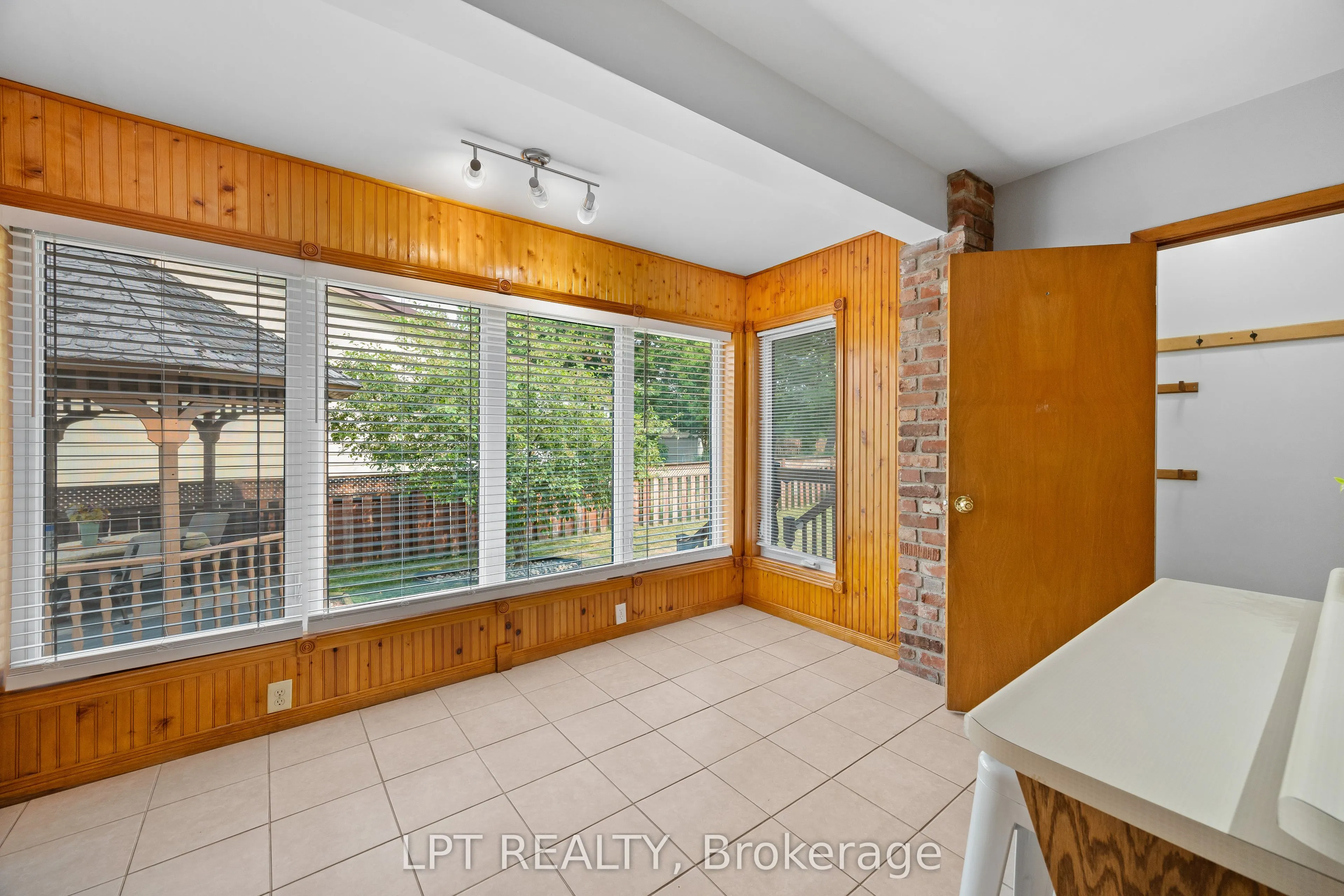 788 Meadowood Road