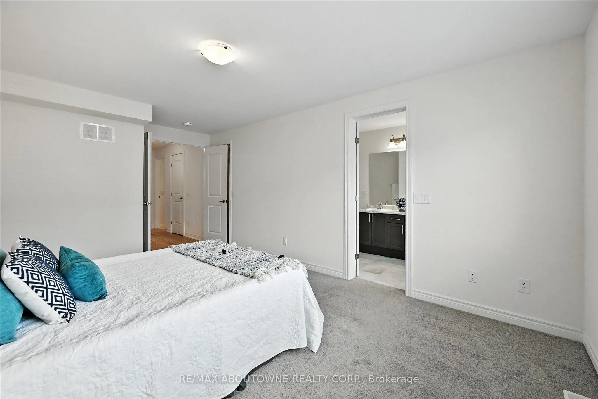 353 Raymond Road