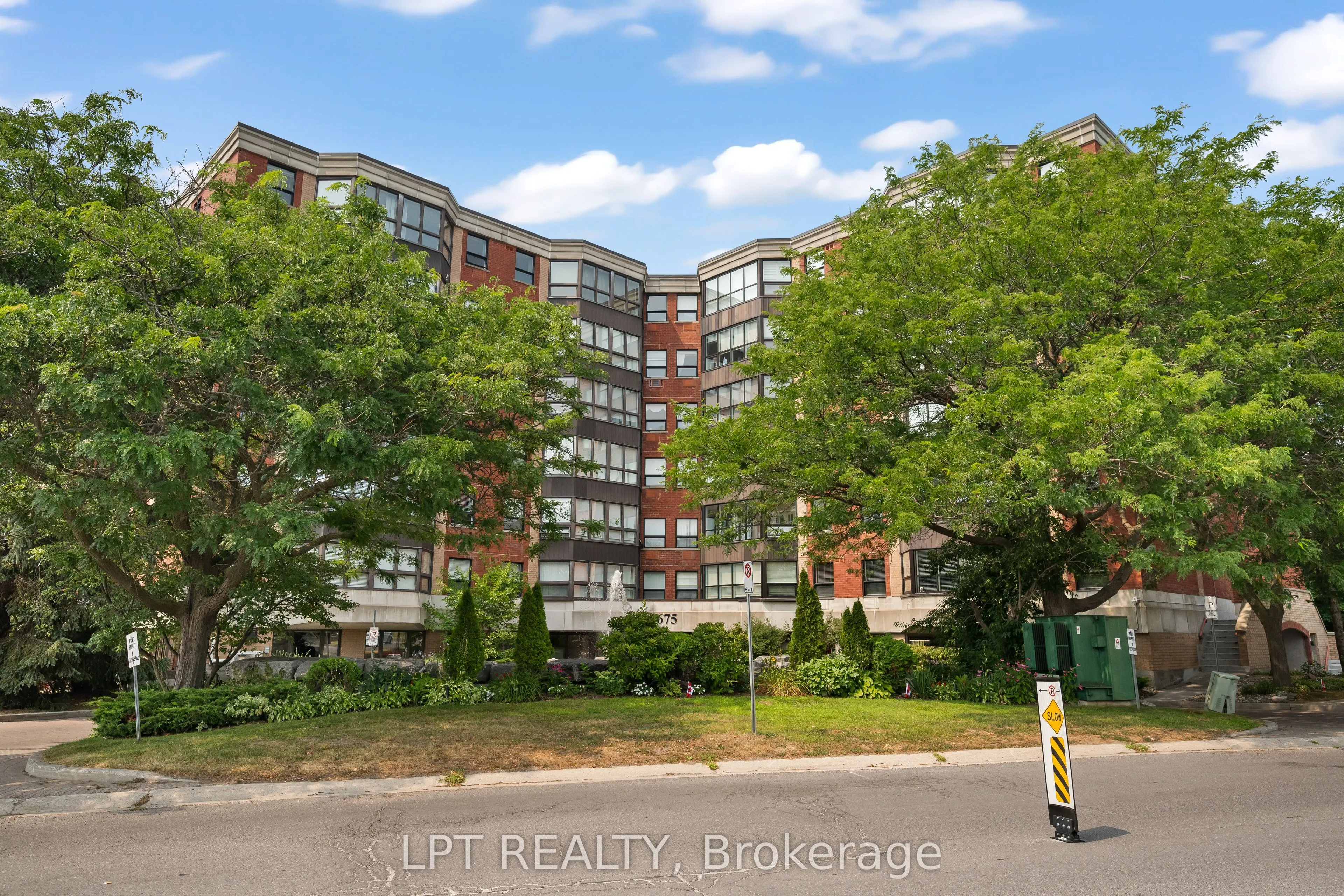 675 Davis Drive, #401