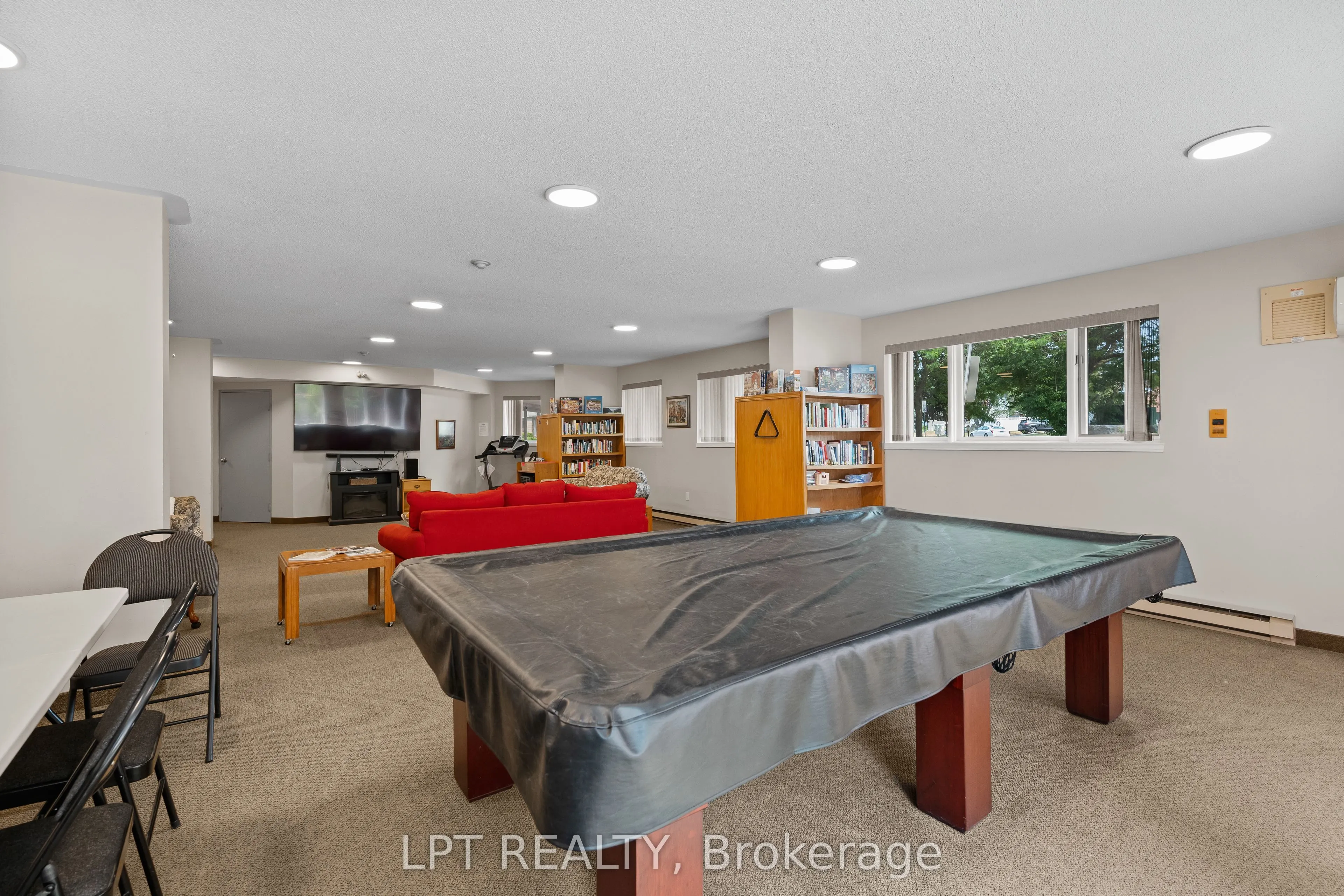 675 Davis Drive, #401