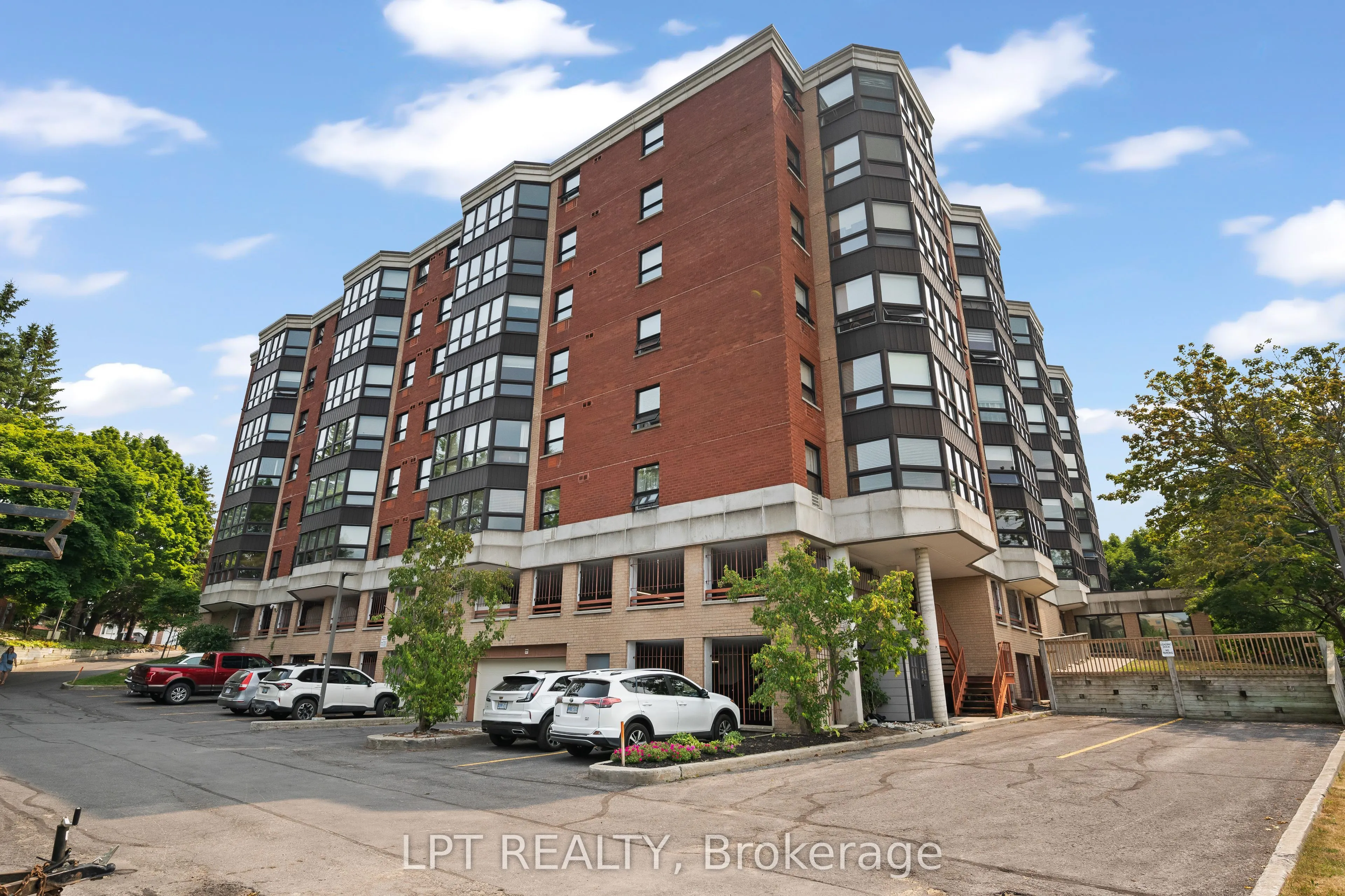 675 Davis Drive, #401