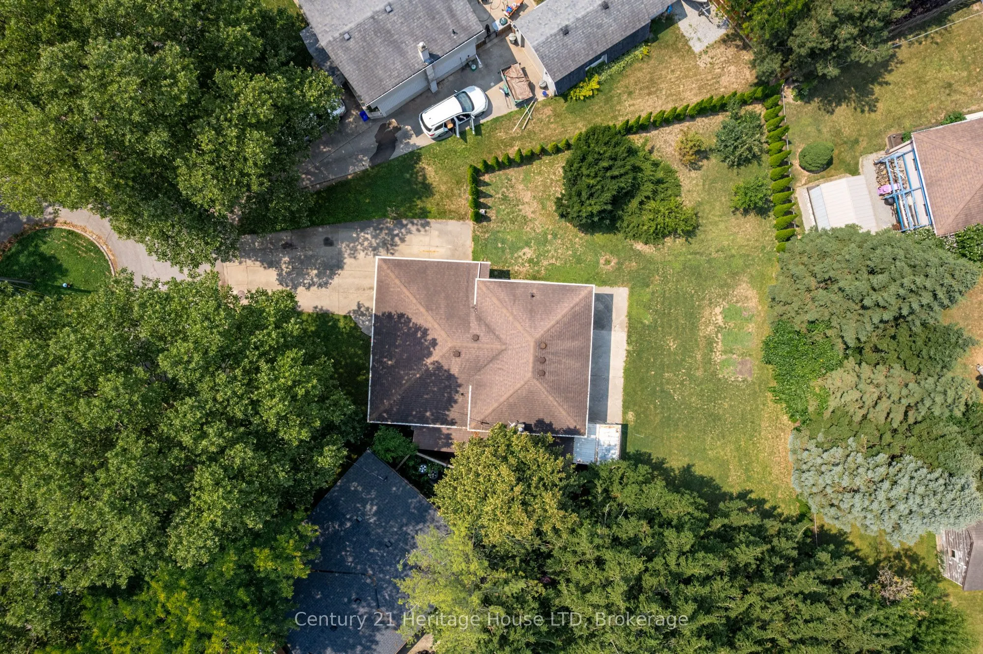 6861 Fairlawn Crescent
