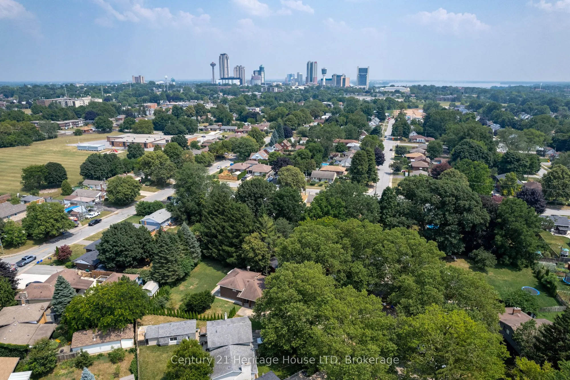 6861 Fairlawn Crescent