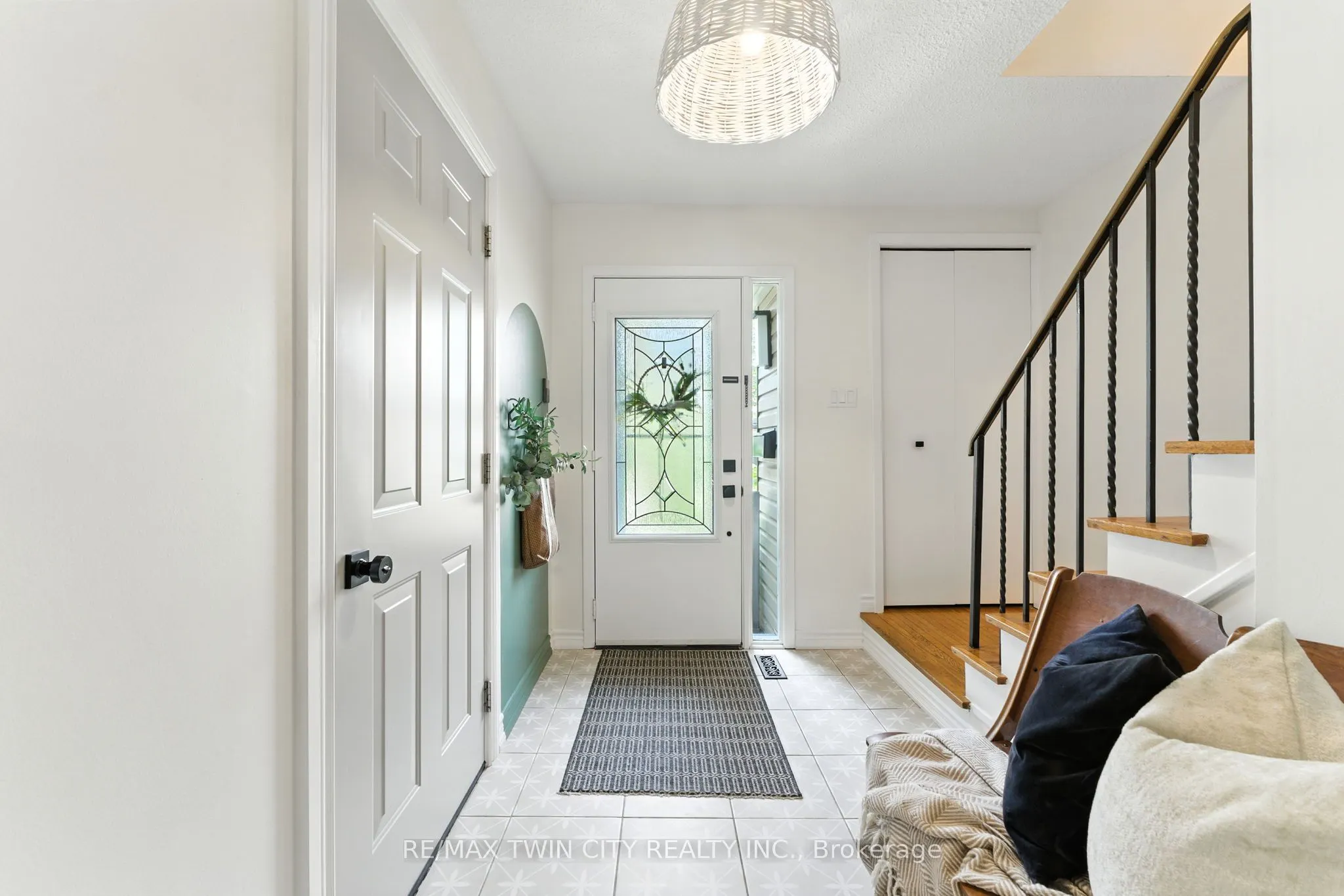 68 Westmount Mews