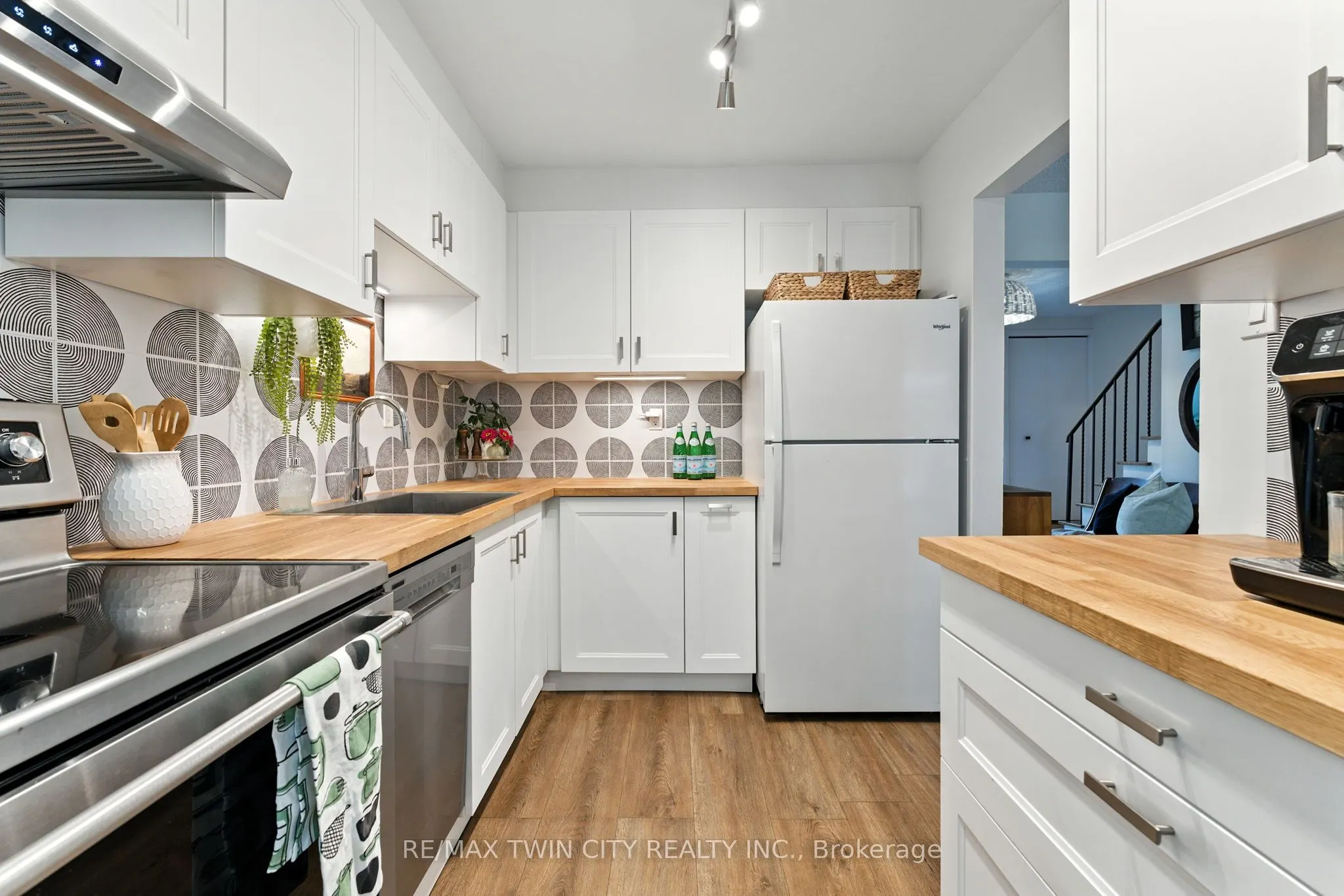 68 Westmount Mews