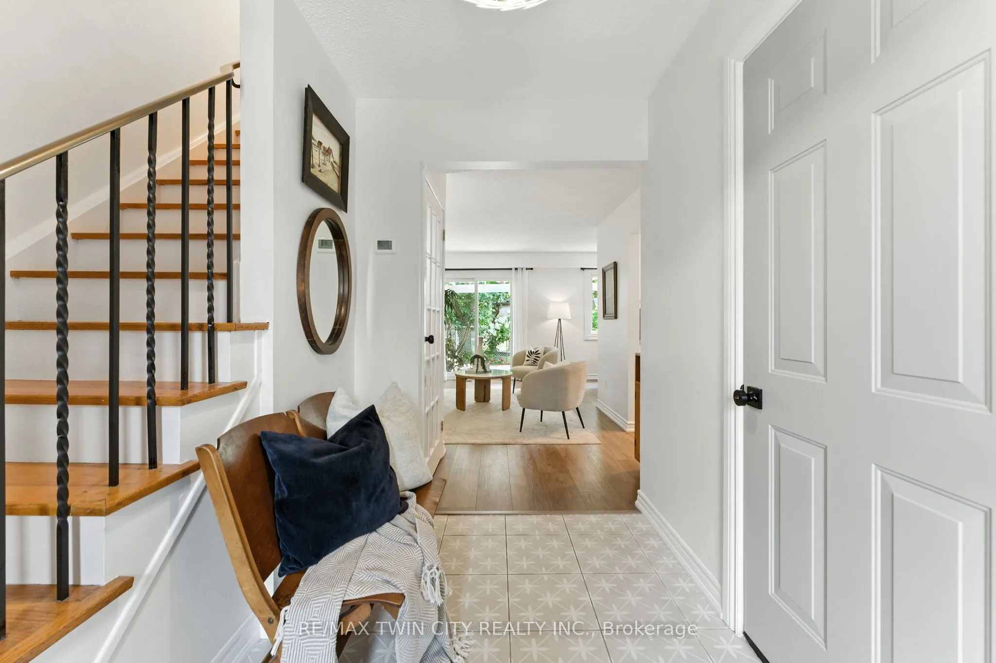 68 Westmount Mews