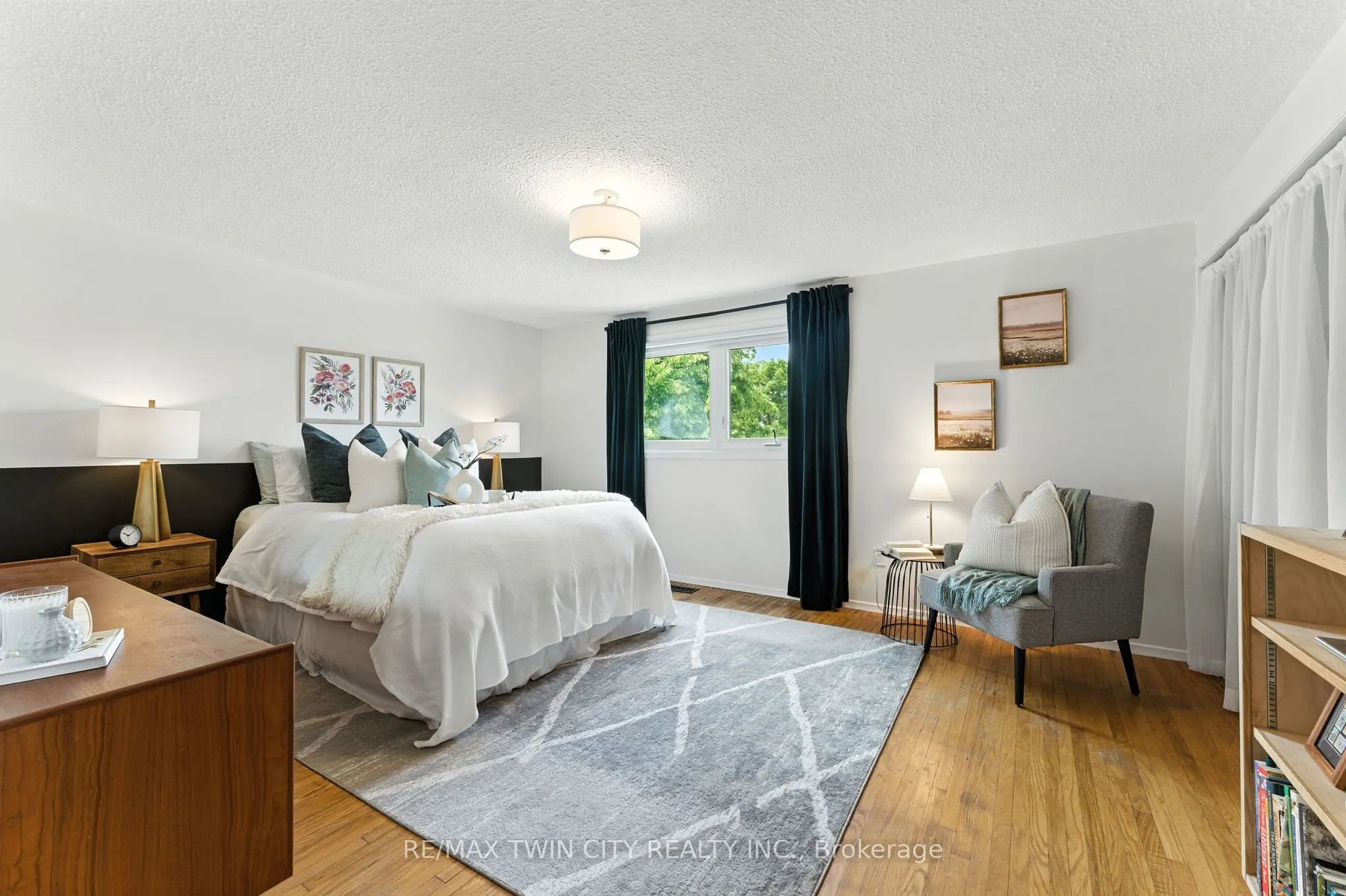 68 Westmount Mews