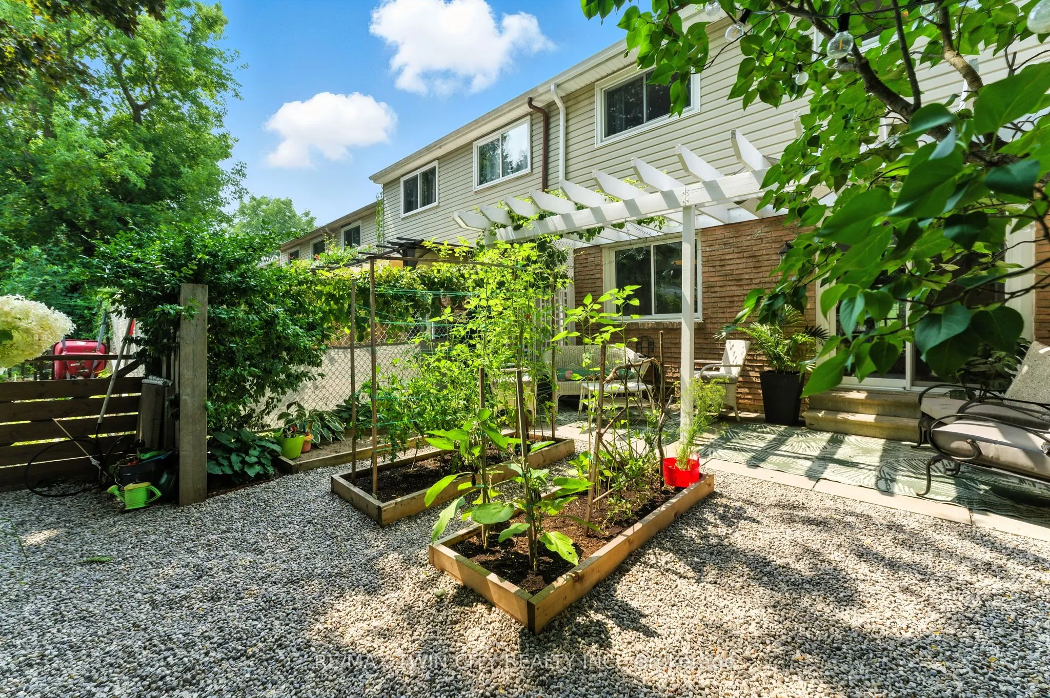 68 Westmount Mews