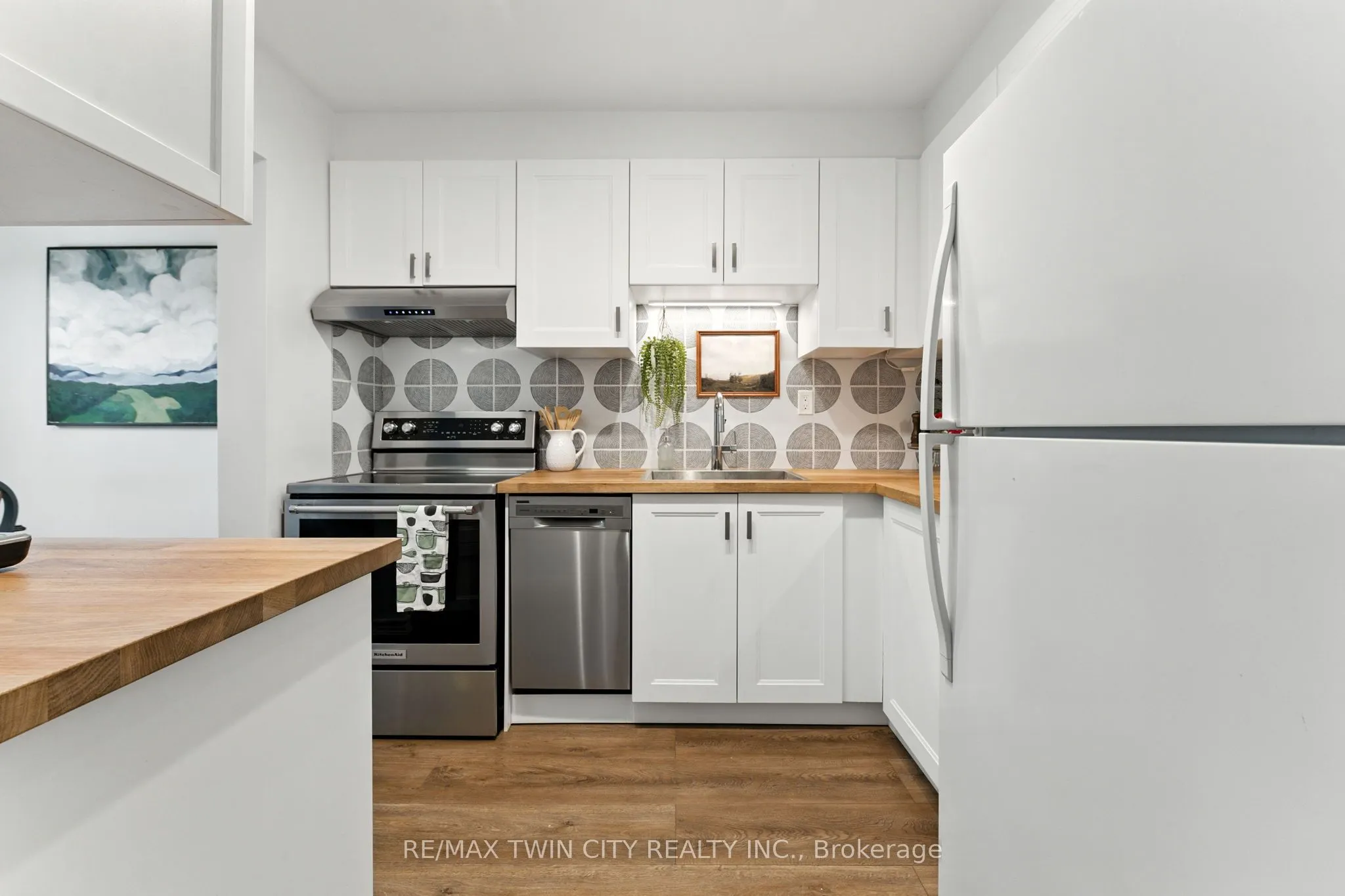 68 Westmount Mews