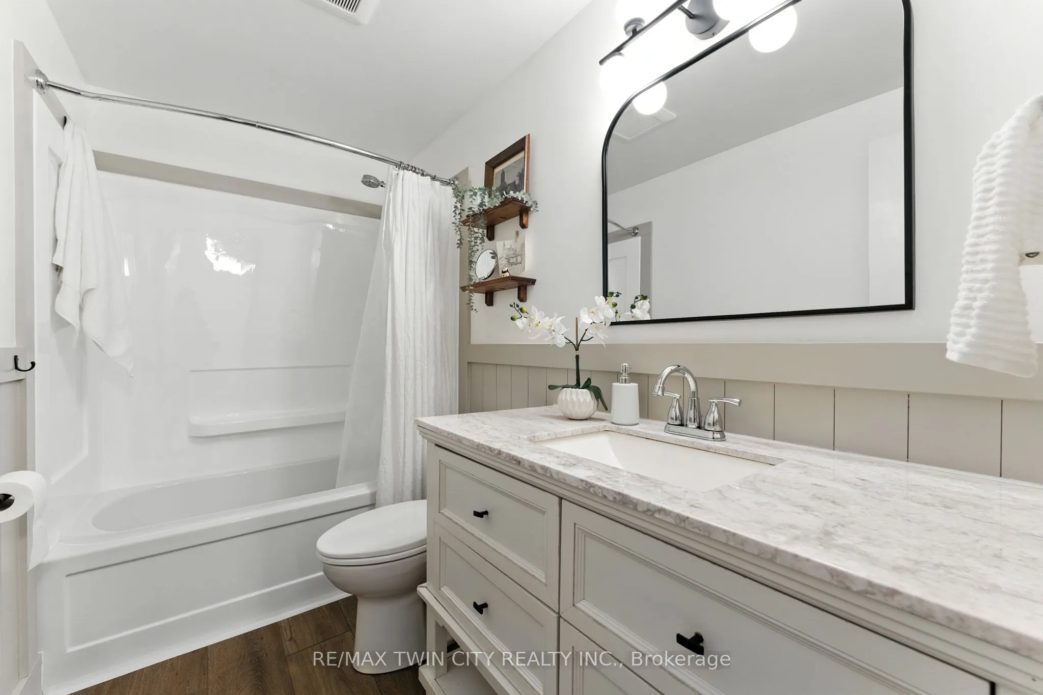 68 Westmount Mews