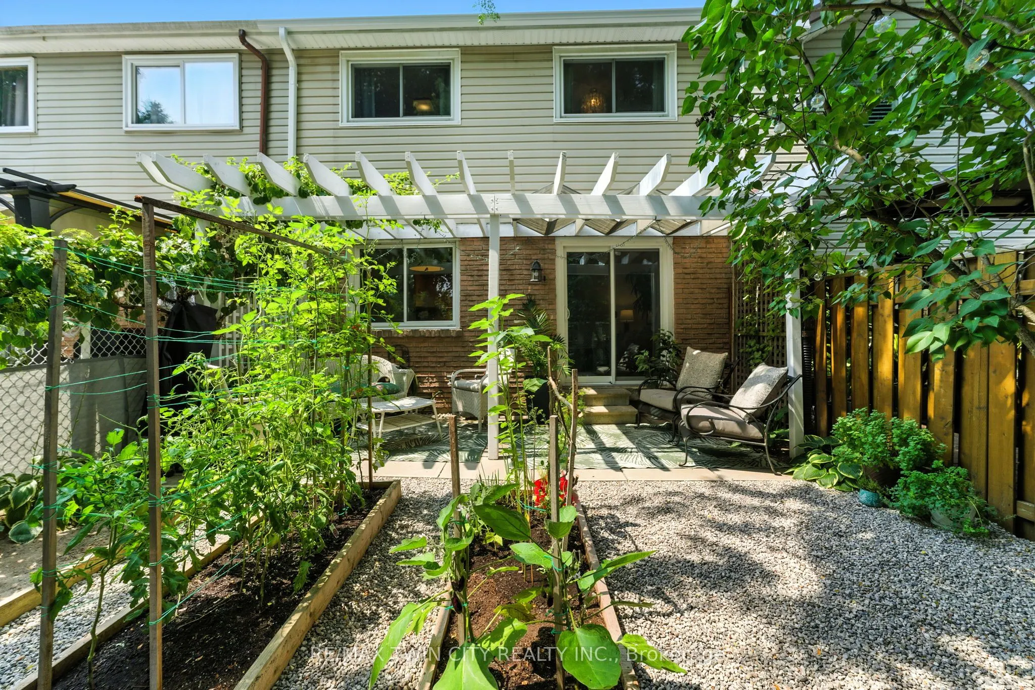68 Westmount Mews