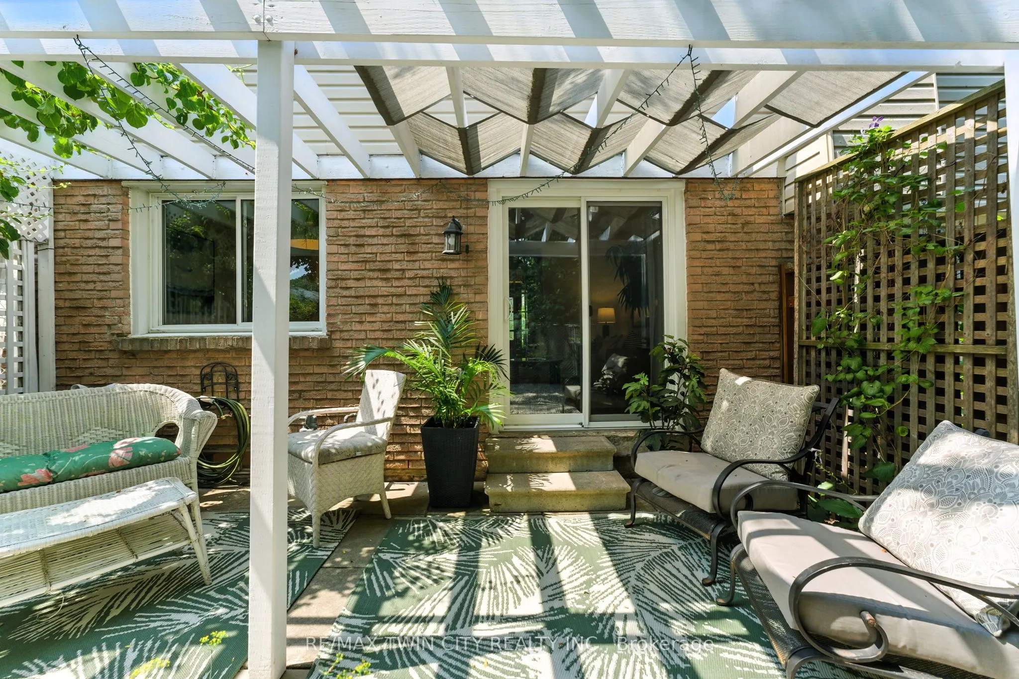 68 Westmount Mews