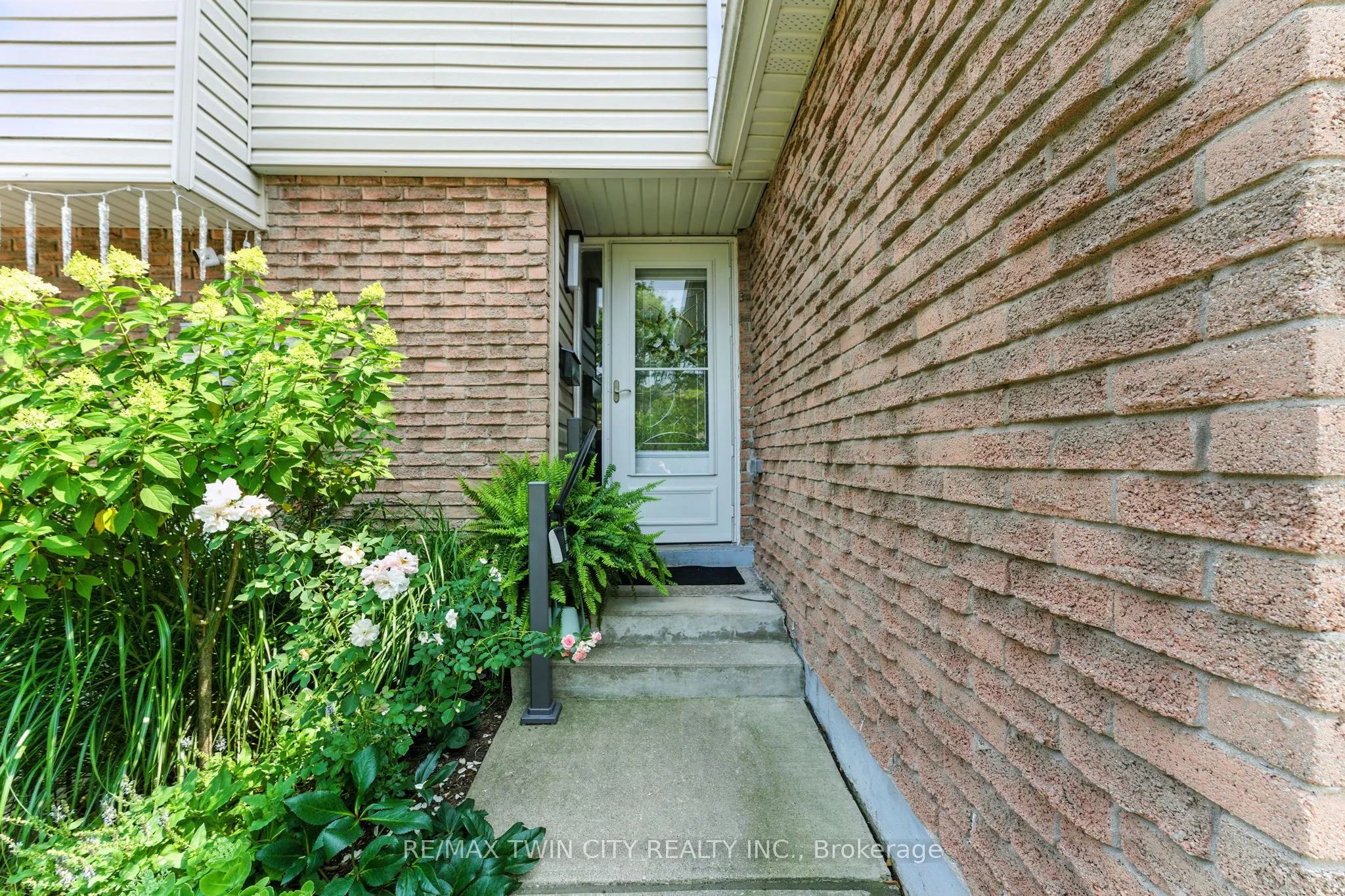 68 Westmount Mews